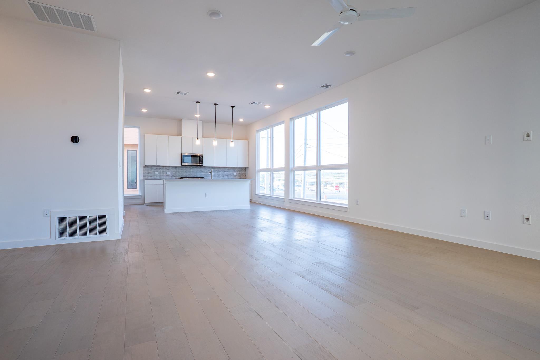 6825 Wolfcreek Ps #3, Austin, TX 78749