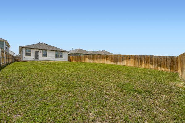 148 Gullivers DR, Elgin, TX 78621