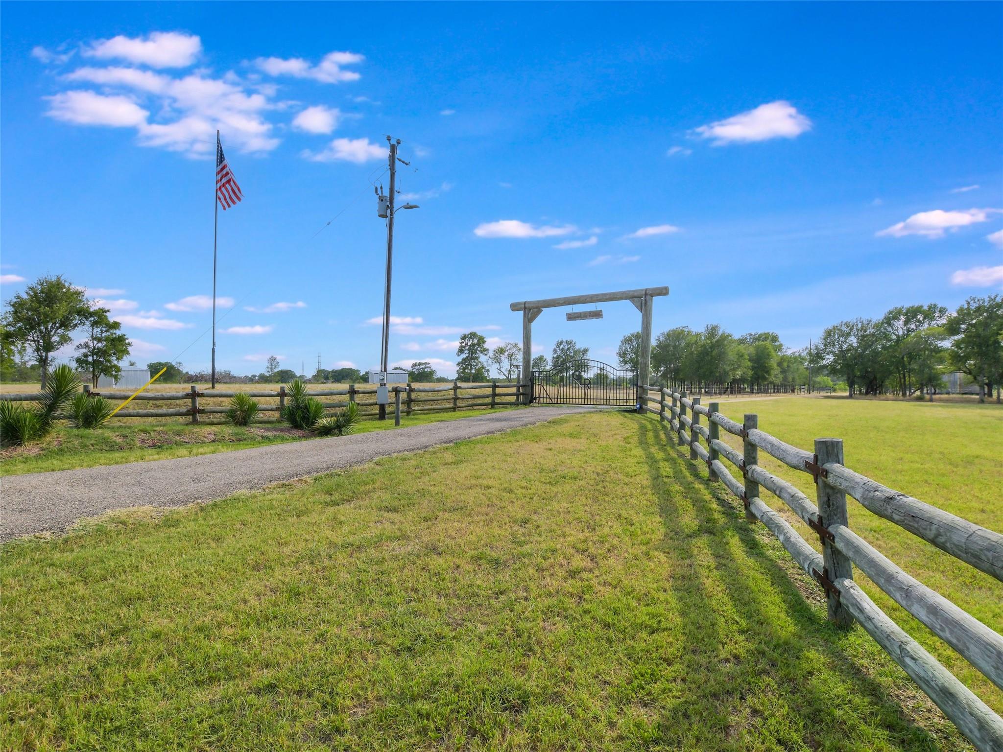 762 Karisch RD, Giddings, TX 78942