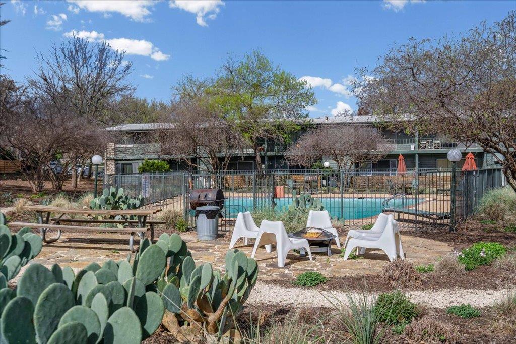 1304 Mariposa DR #206, Austin, TX 78704