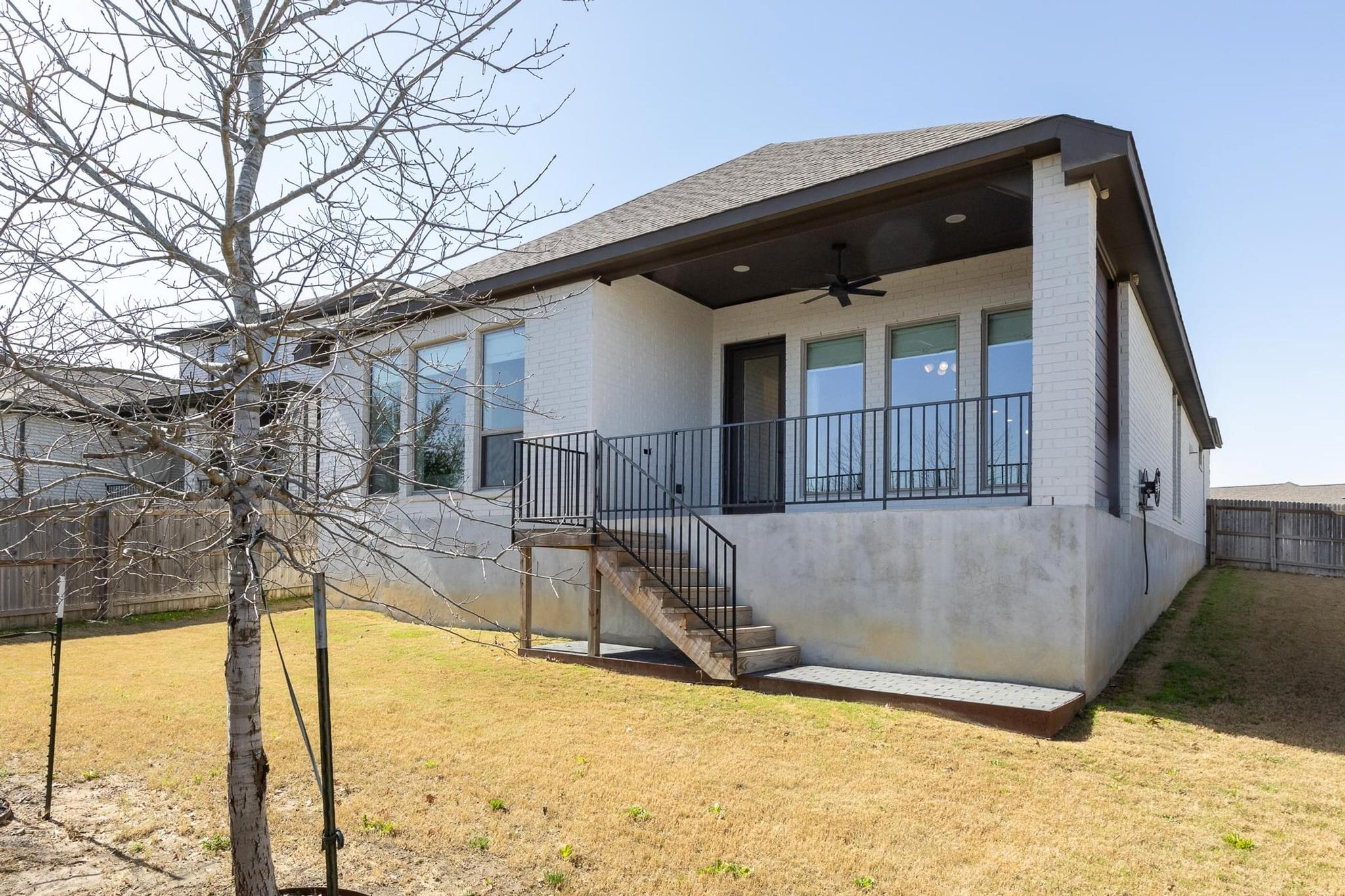 378 Carpenter Hill DR, Buda, TX 78610