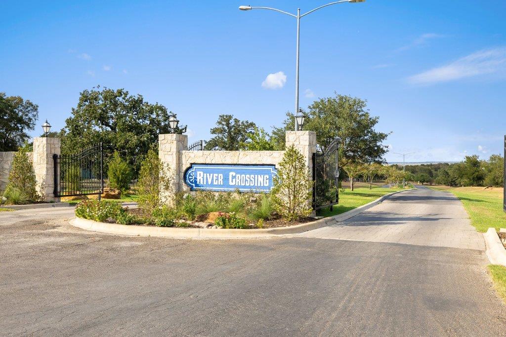 142 Llano CT, Cedar Creek, TX 78612