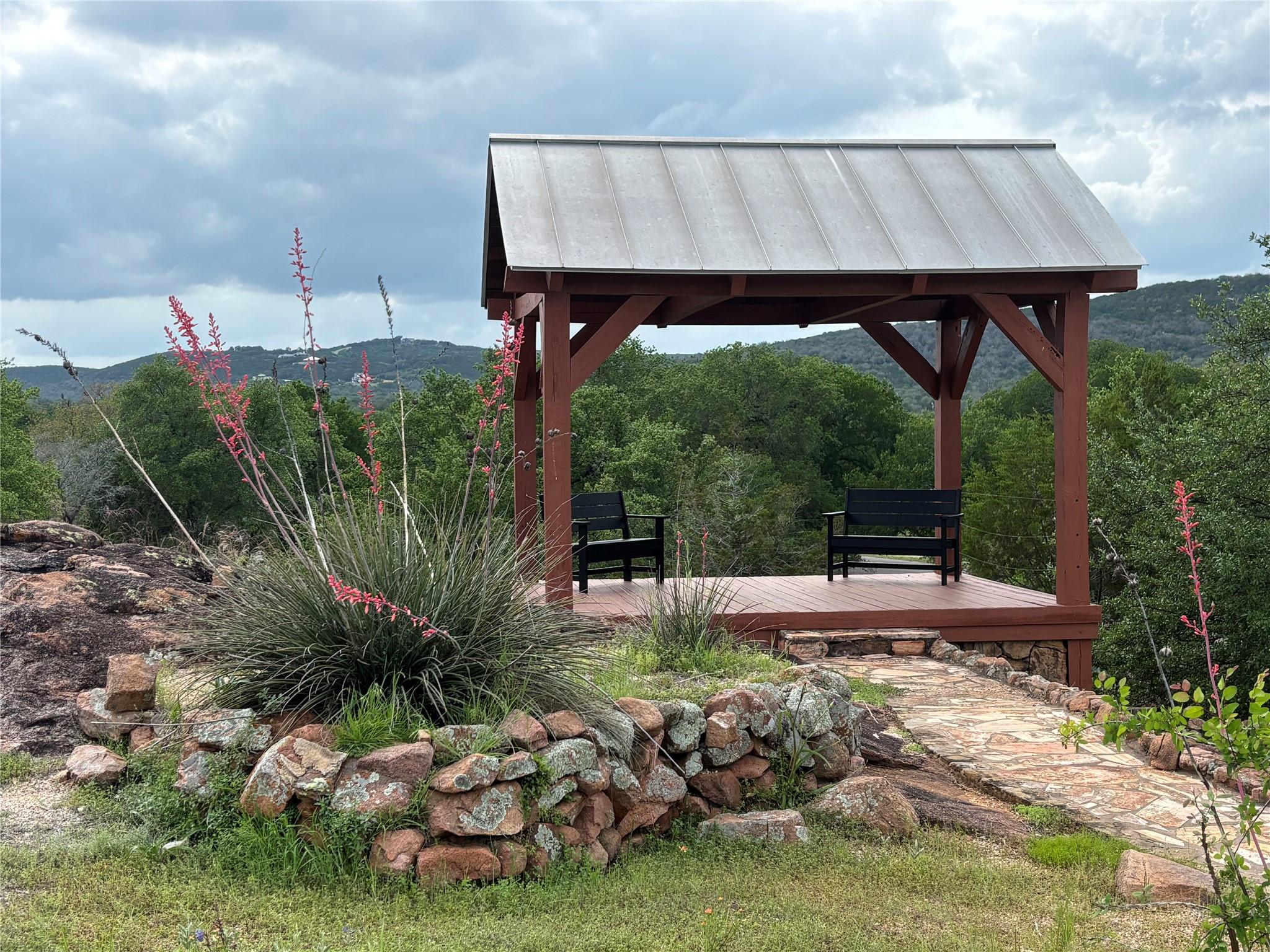 130 Primera CT, Kingsland, TX 78609