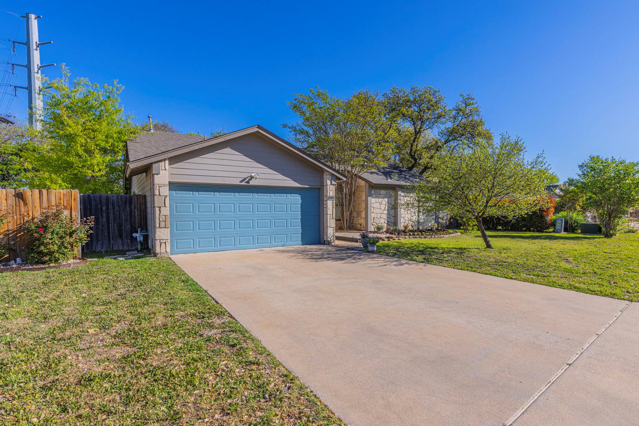 2402 Susan LN, Leander, TX 78641