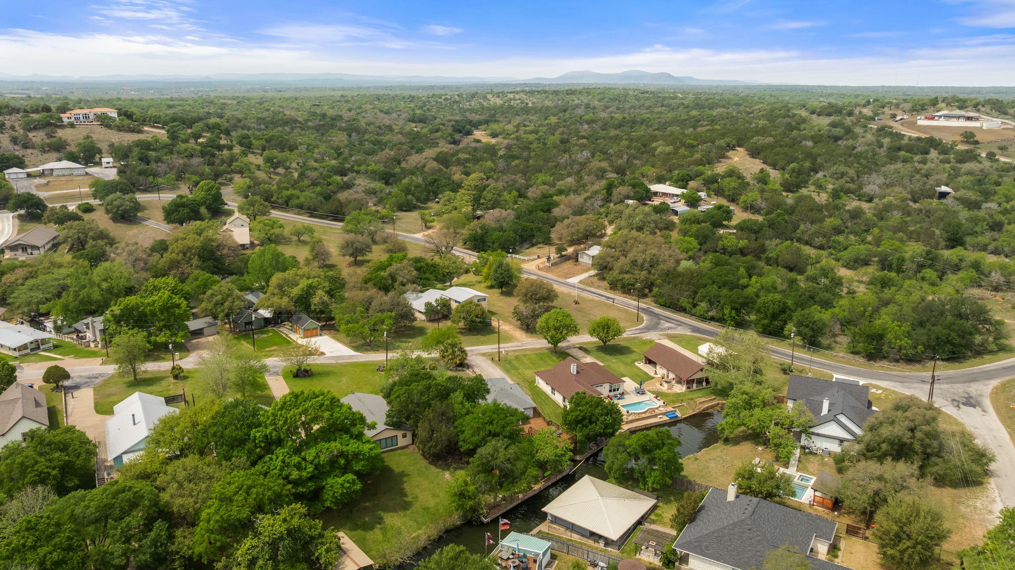 305 Mountain Vw, Sunrise Beach, TX 78643