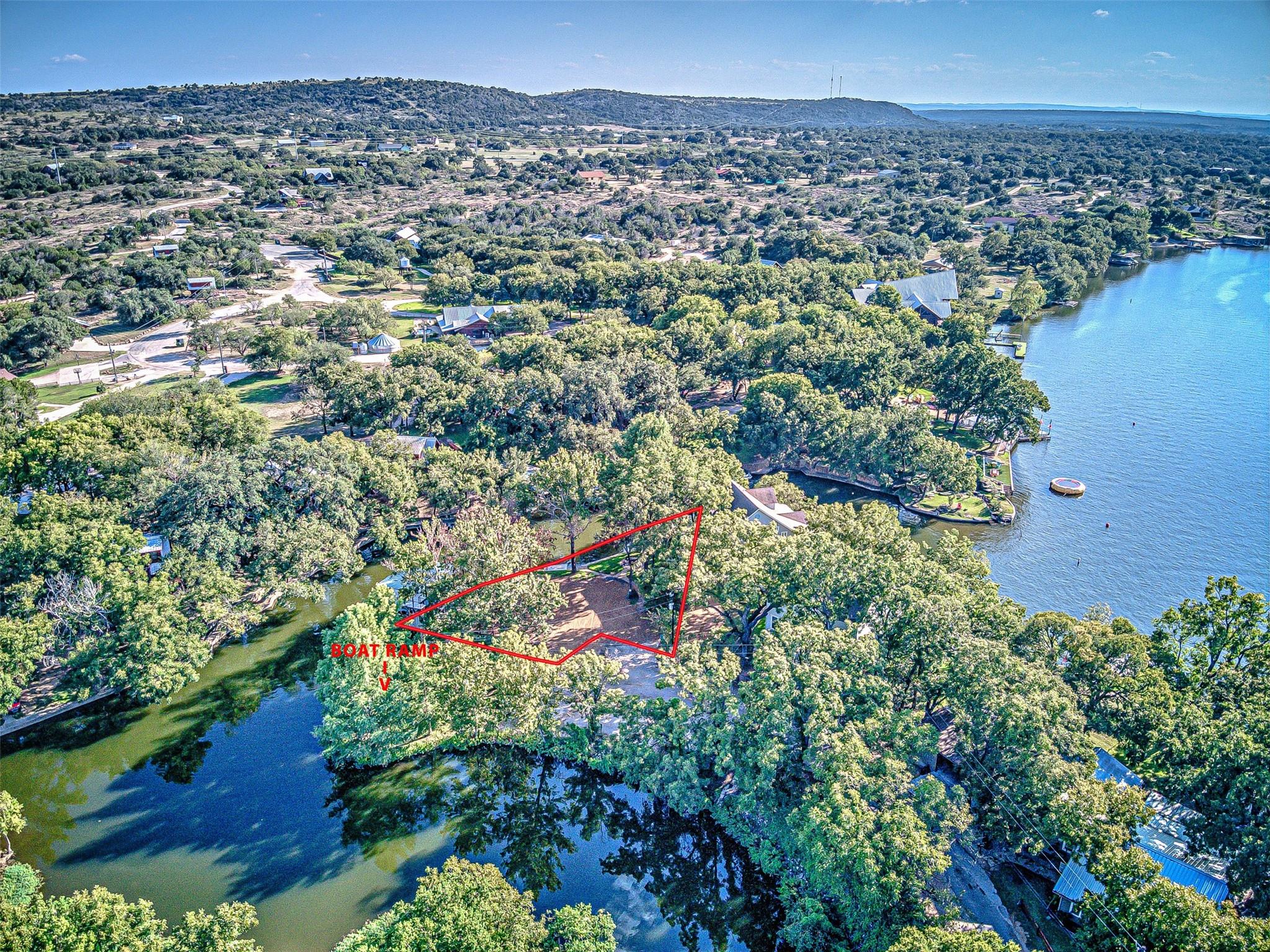 1336 S Lakeside DR, Kingsland, TX 78611