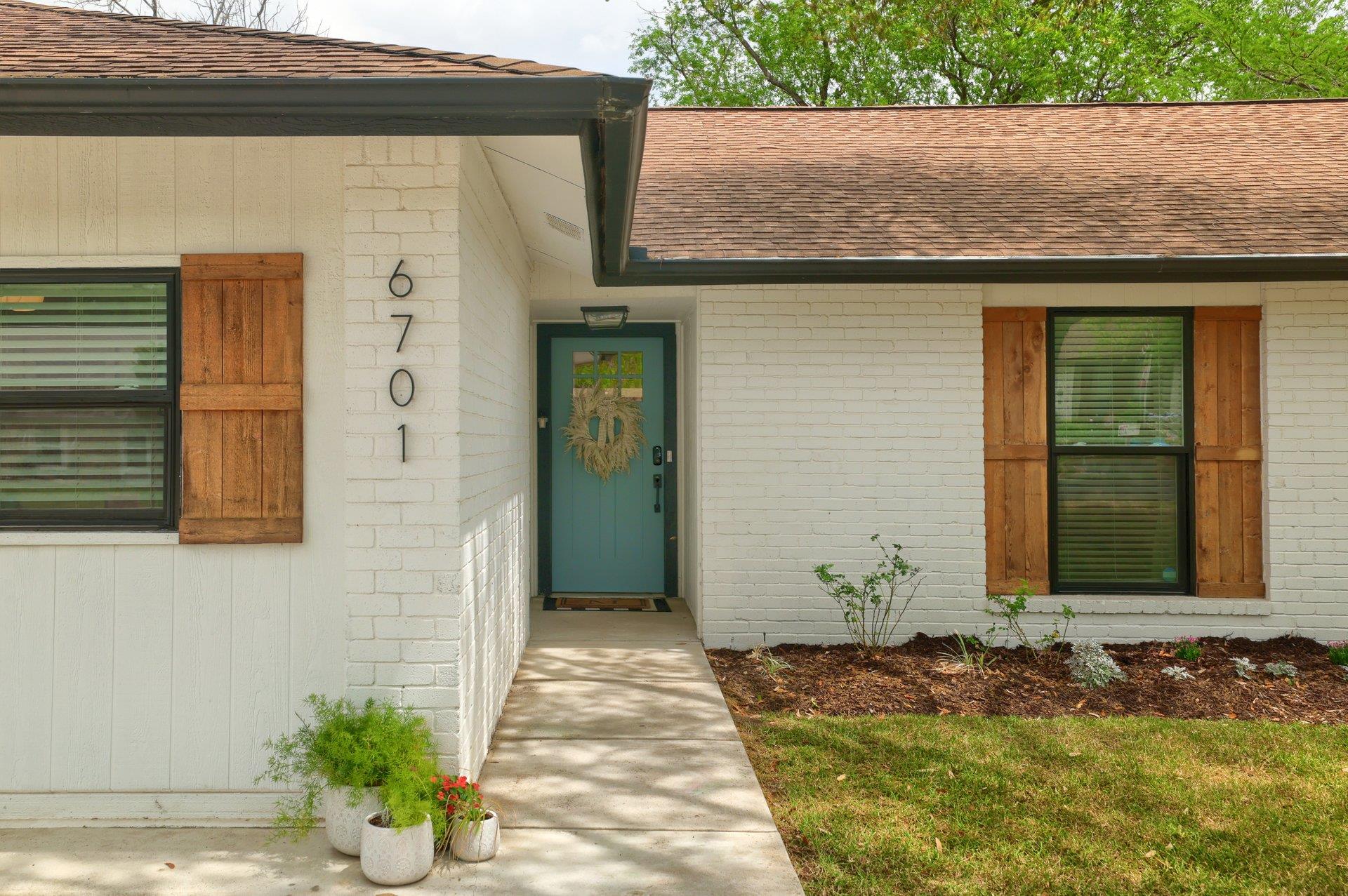 6701 Lancret Hill DR, Austin, TX 78745