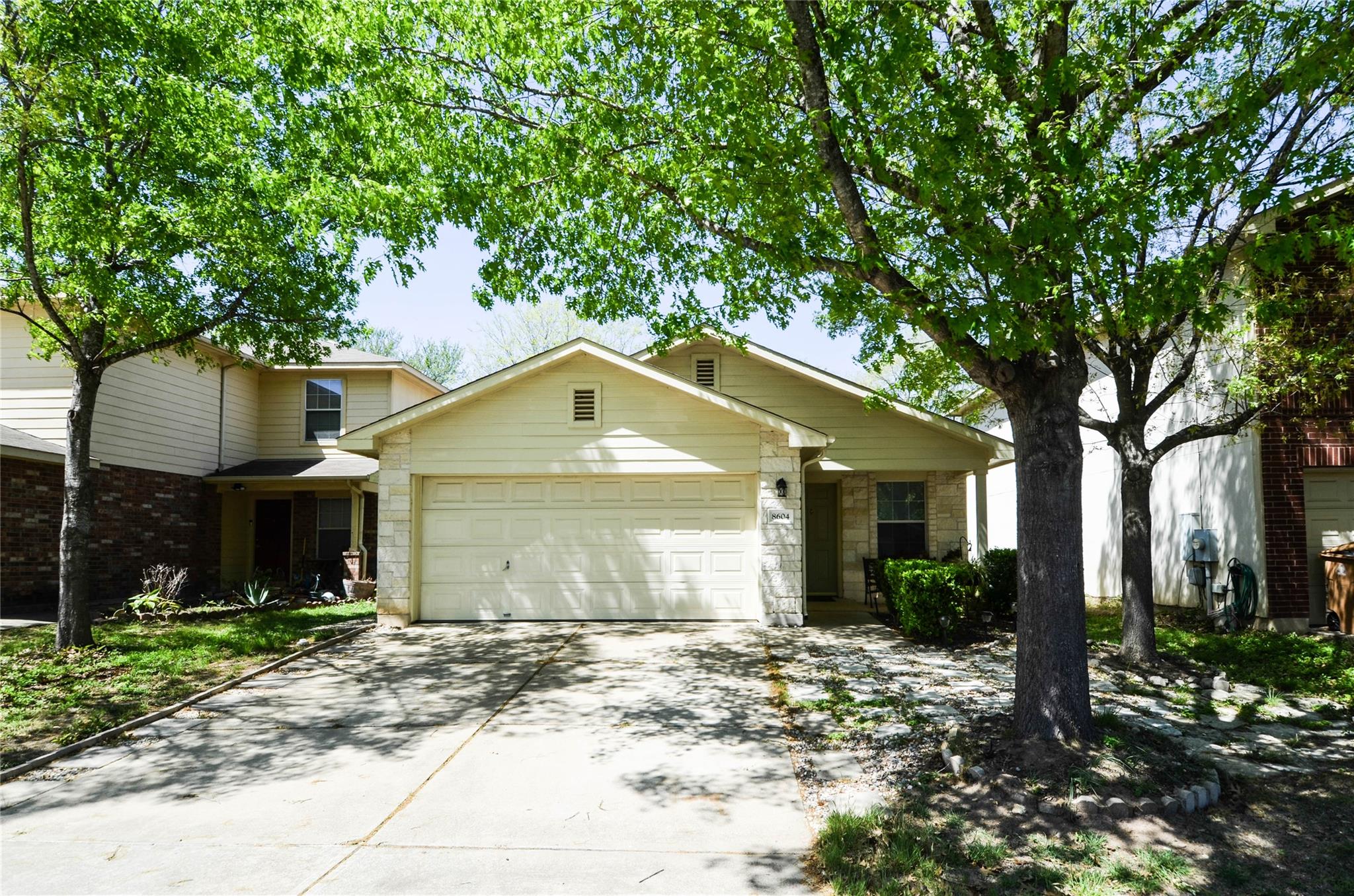 8604 Dittmar Oaks DR, Austin, TX 78748