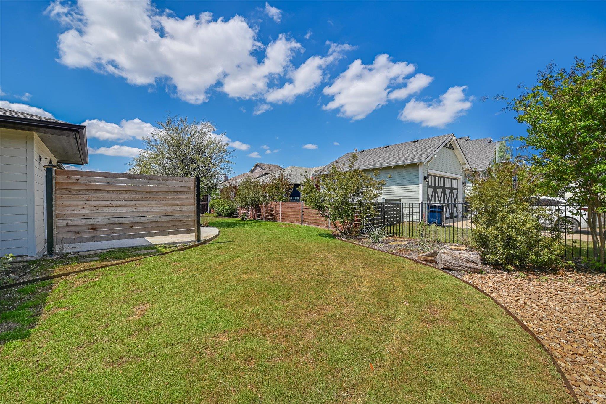 100 Dax DR, Liberty Hill, TX 78642