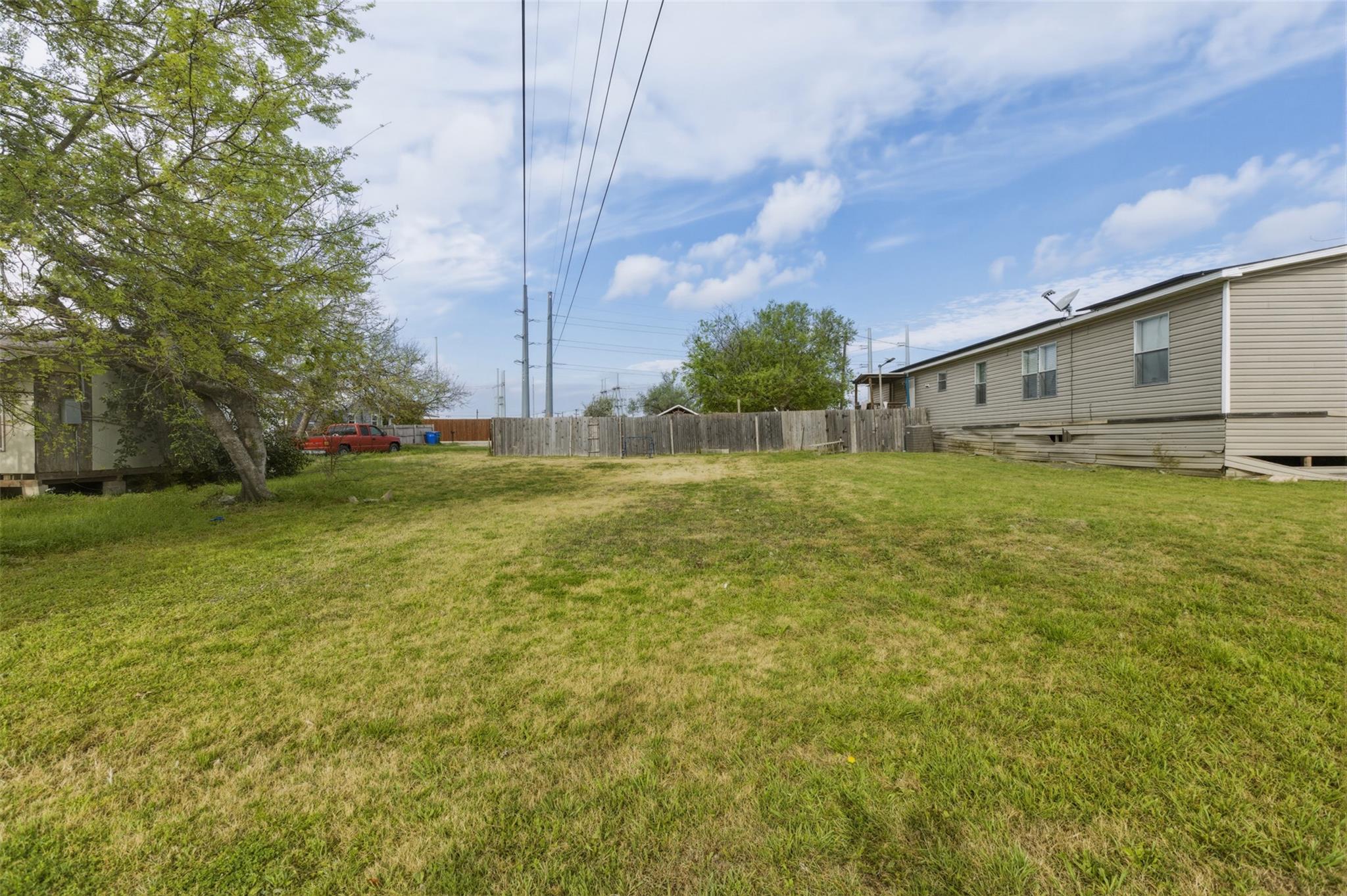104 Royal ST, Taylor, TX 76574
