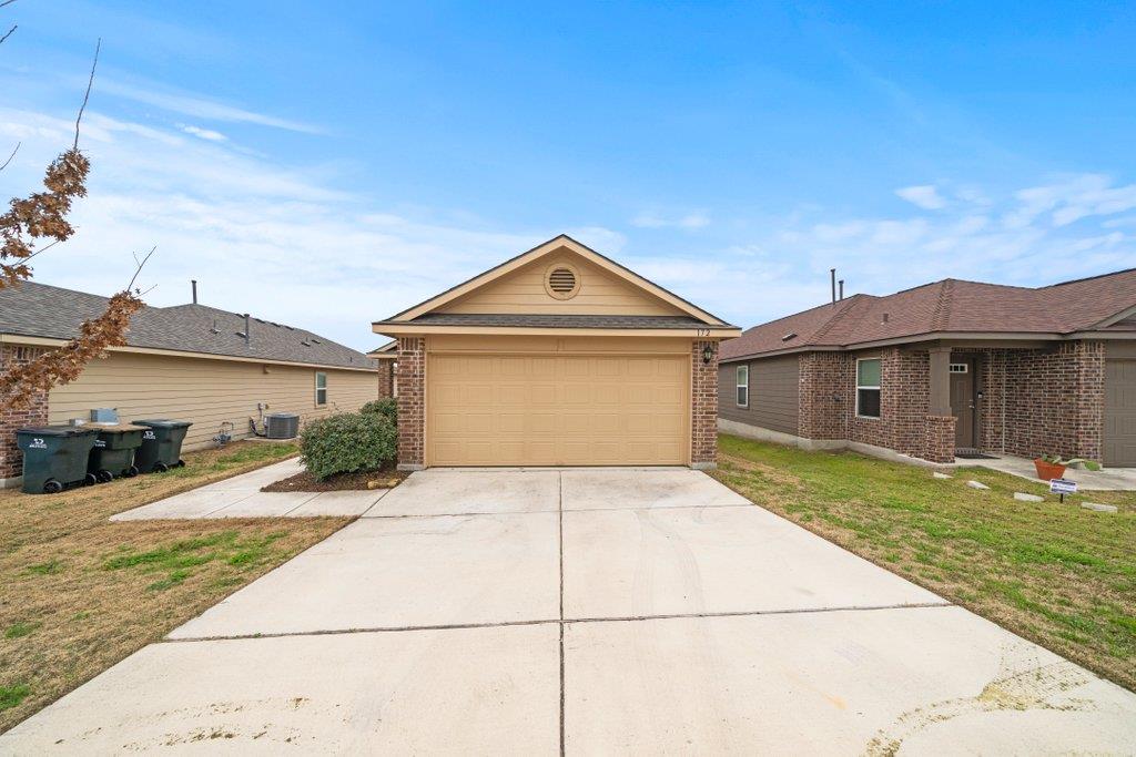 172 Lake GLN, San Marcos, TX 78666