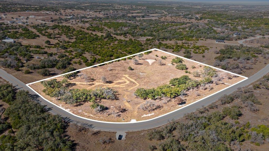 529 Skyline DR, Blanco, TX 78606