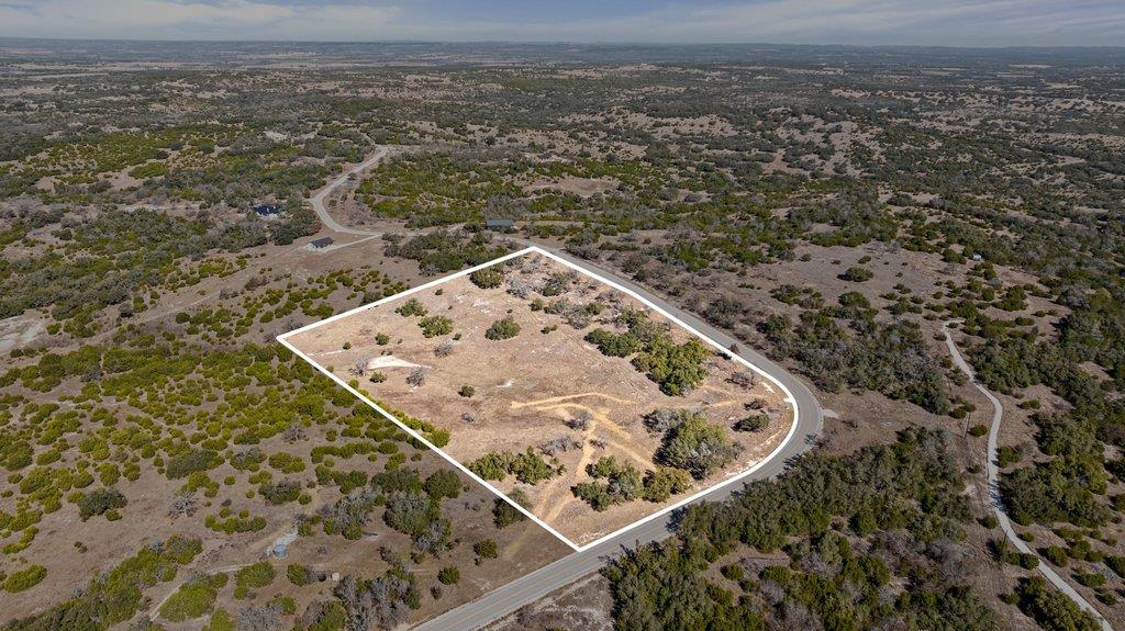 529 Skyline DR, Blanco, TX 78606