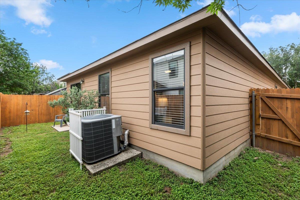 8913 Wiley Way, Austin, TX 78747
