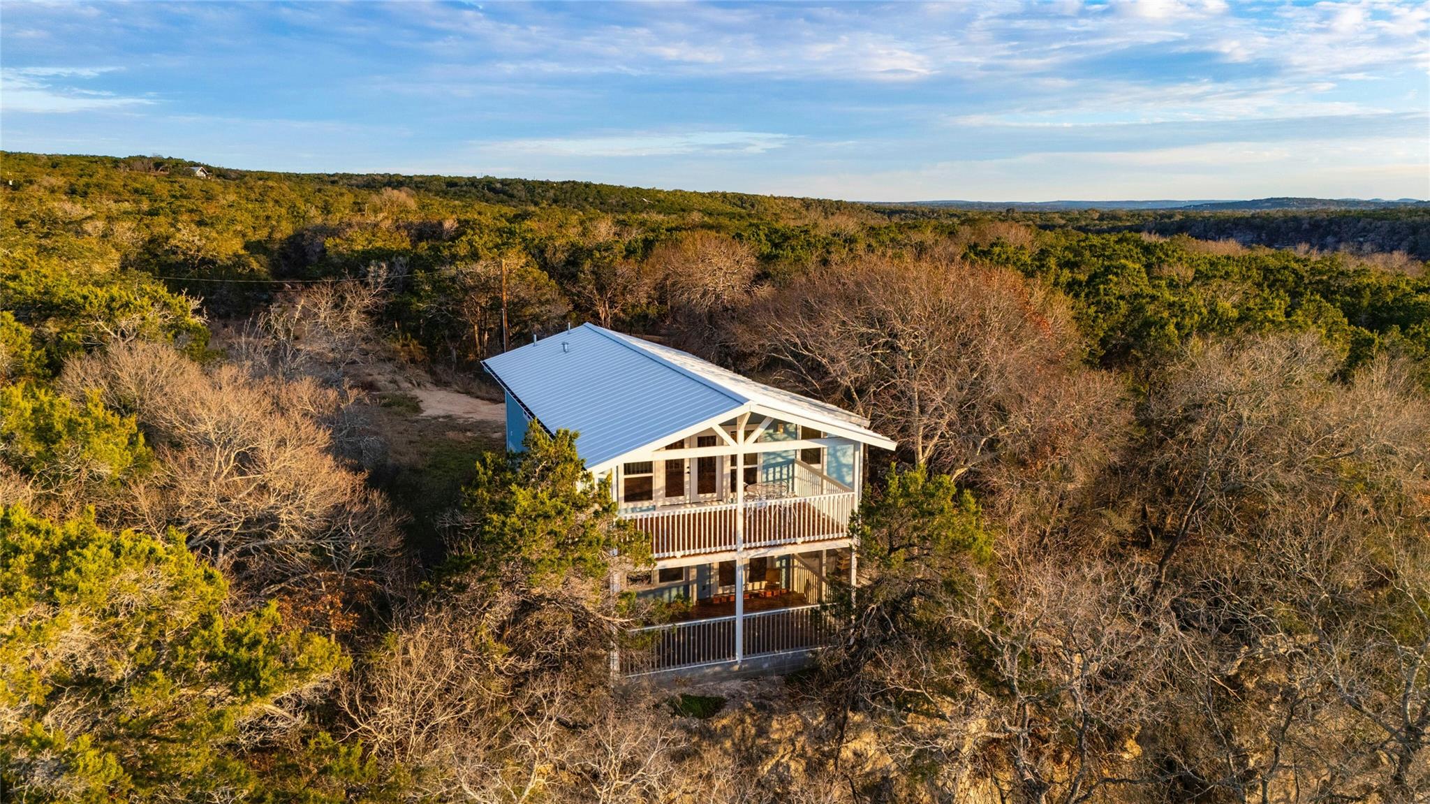 550 Cliffside RD, Wimberley, TX 78676