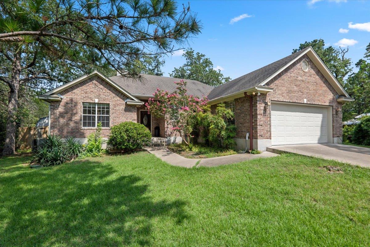 415 Tahitian DR, Bastrop, TX 78602