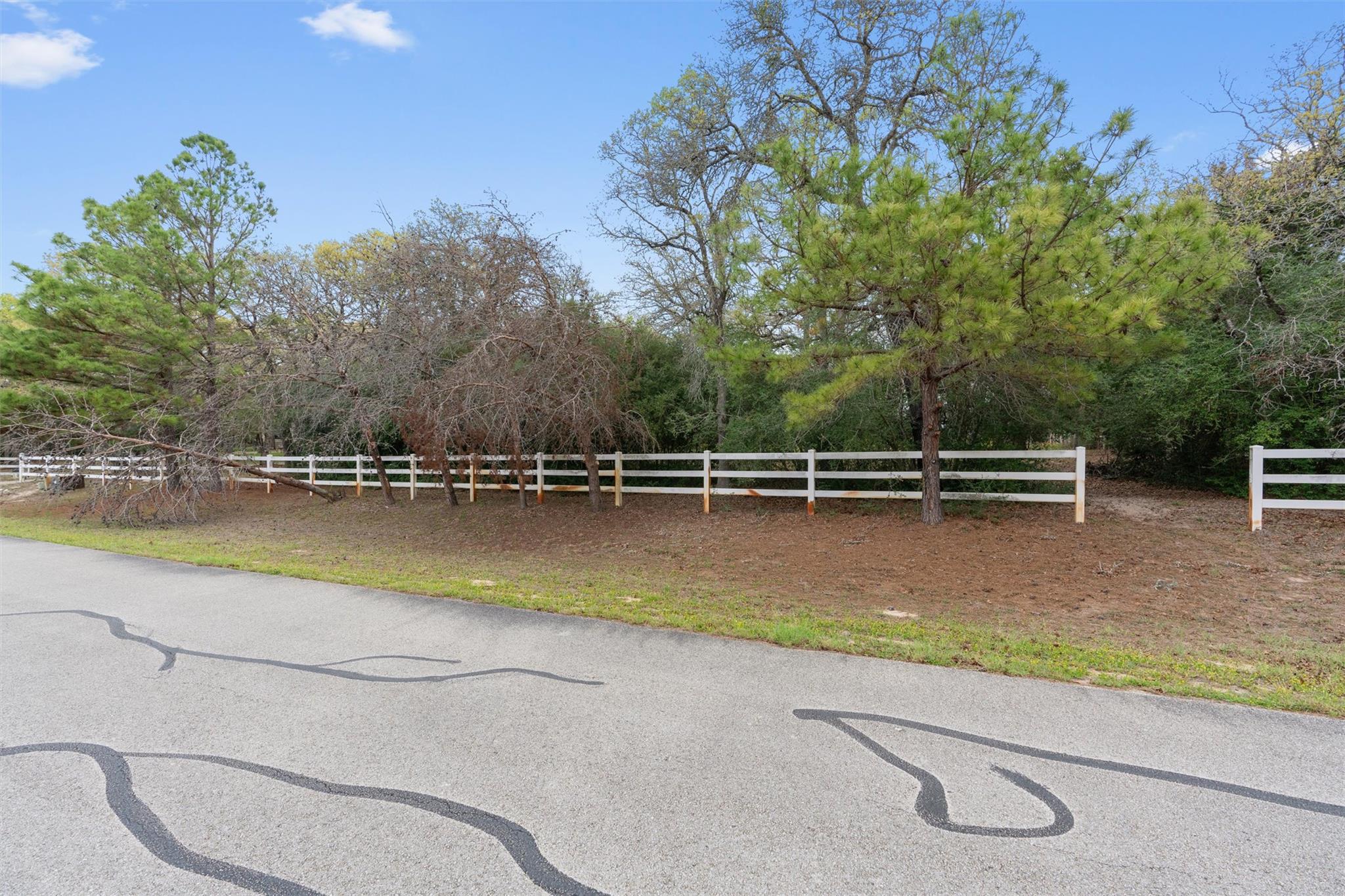 124 Kingwood DR, Elgin, TX 78621