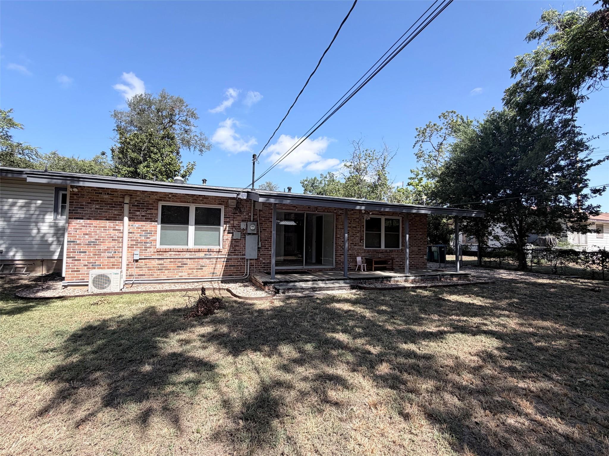605 W 11th ST, Elgin, TX 78621