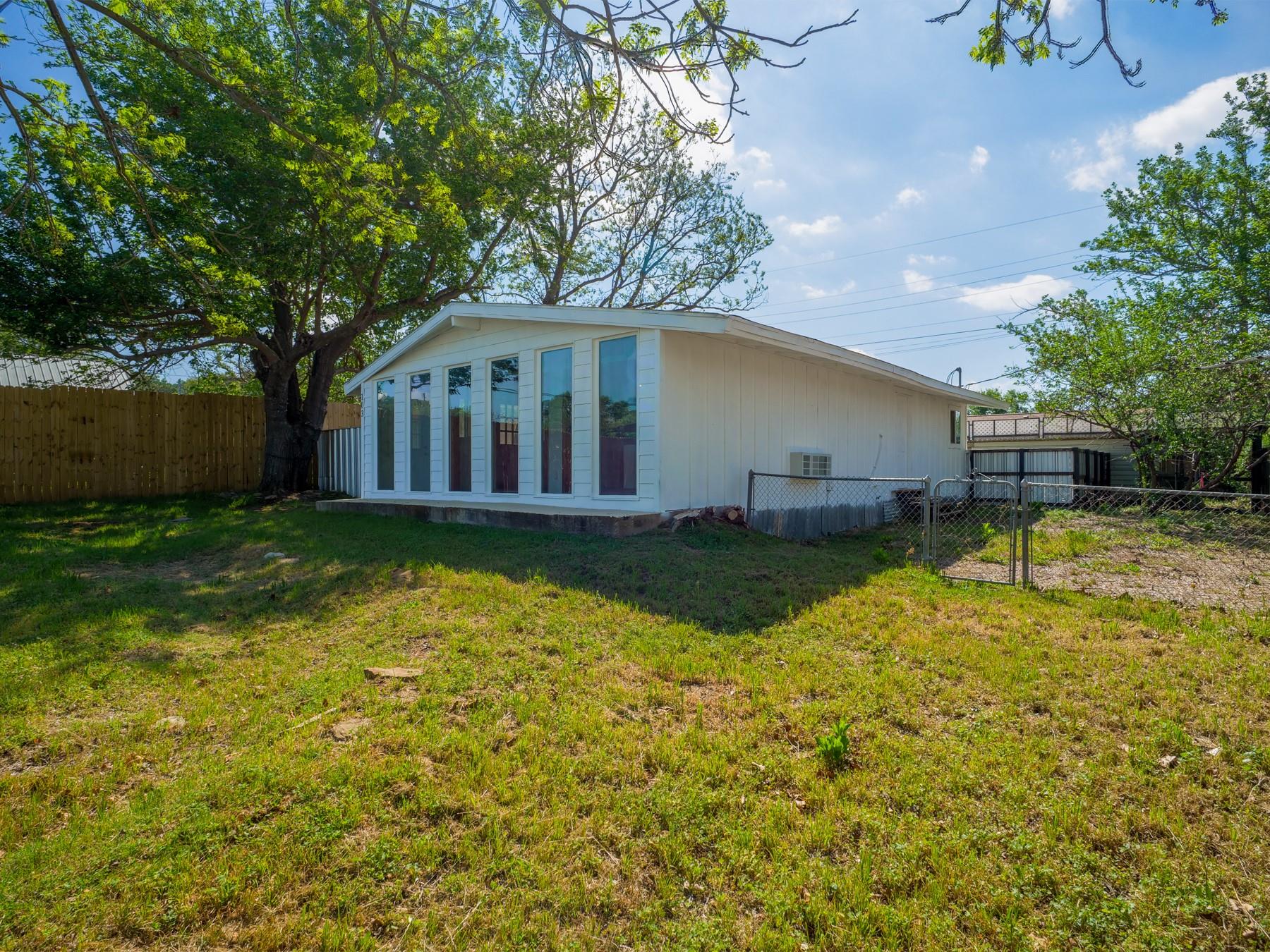 103 Chisum ST, Burnet, TX 78611
