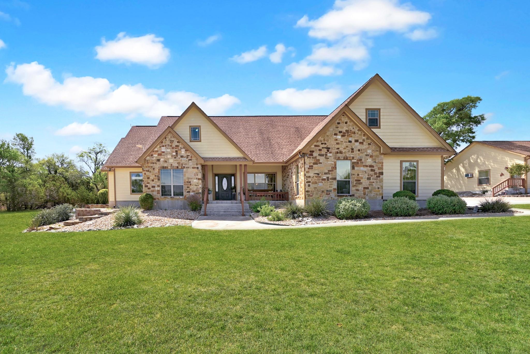225 Blue Water CV, Wimberley, TX 78676
