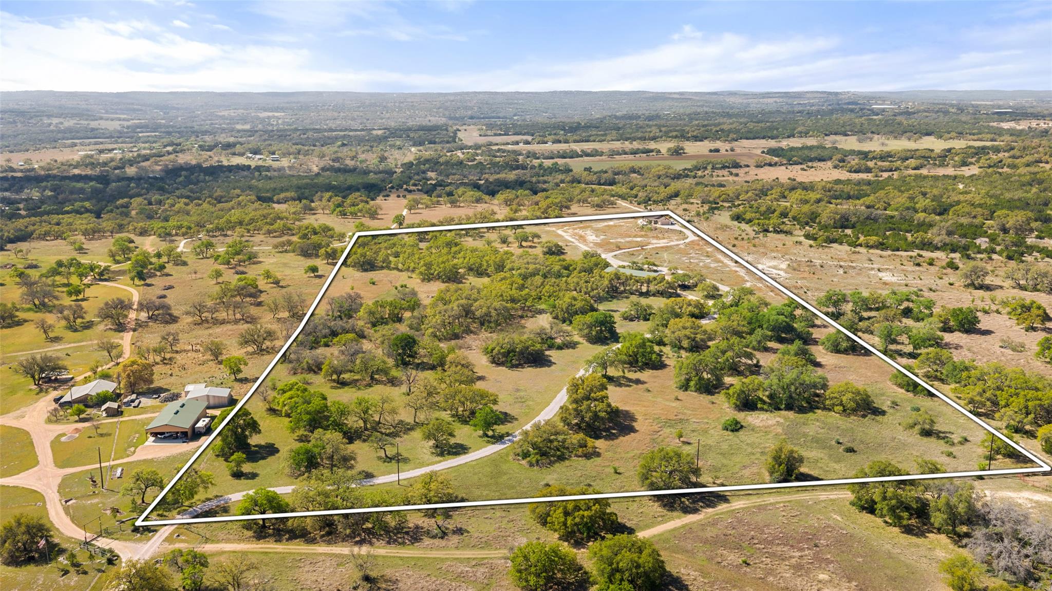 546 Lazy Oak RD, Johnson City, TX 78636
