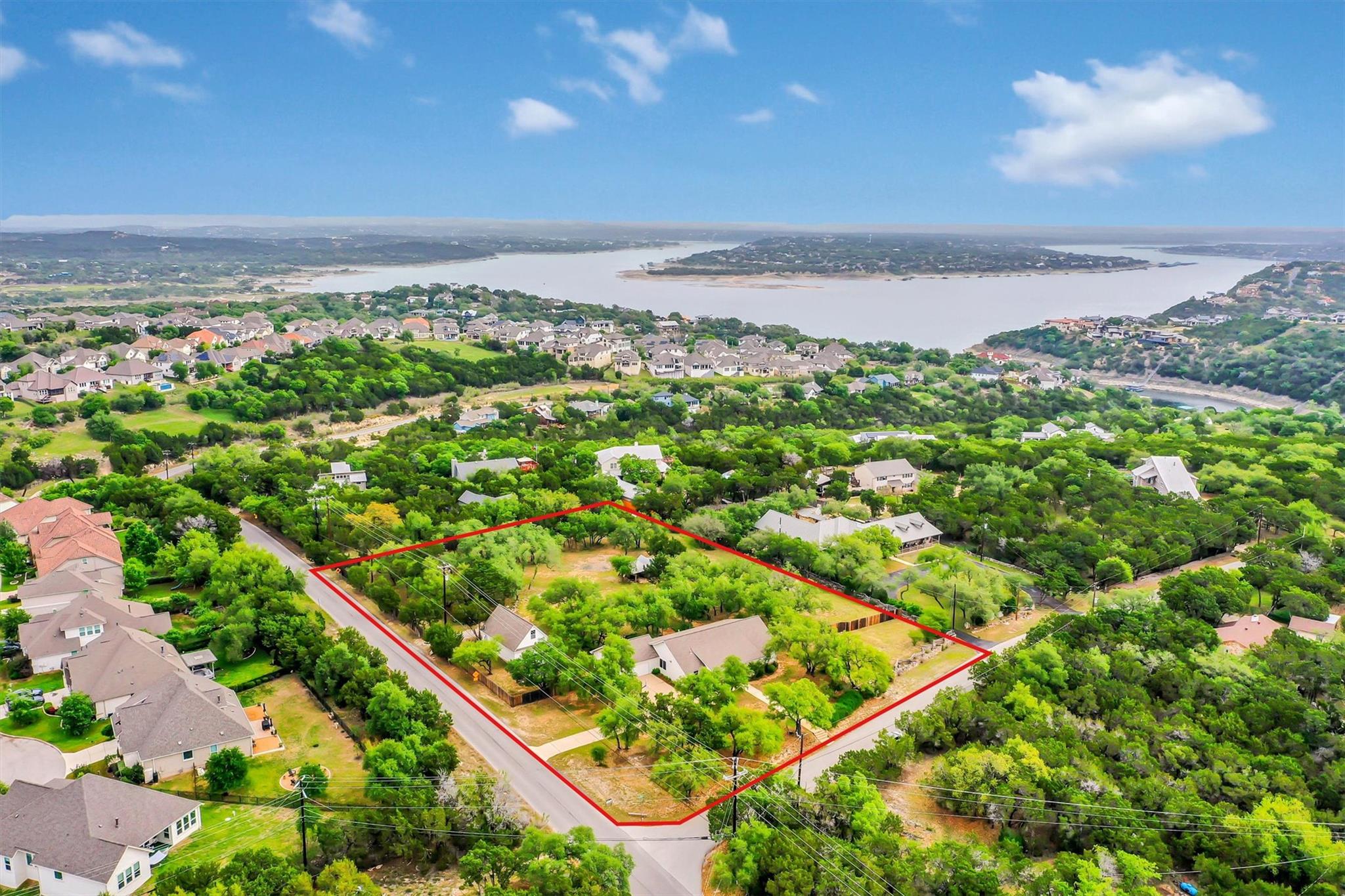 3016 Tradewind DR, Spicewood, TX 78669