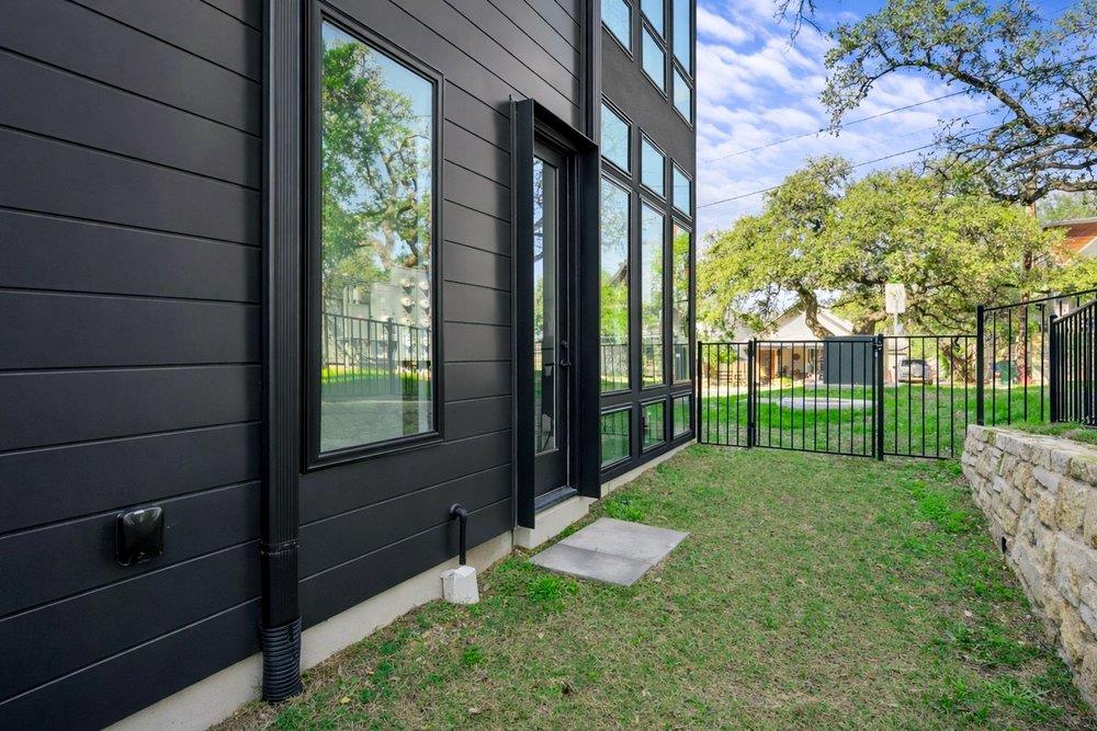 219 Lessin LN #10A, Austin, TX 78704