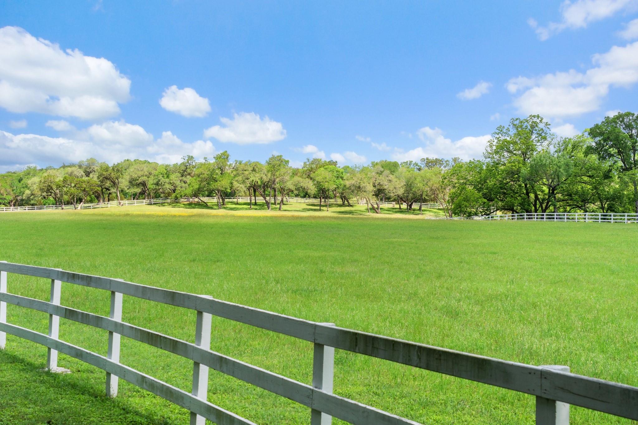 5055 Wayside DR, Wimberley, TX 78676