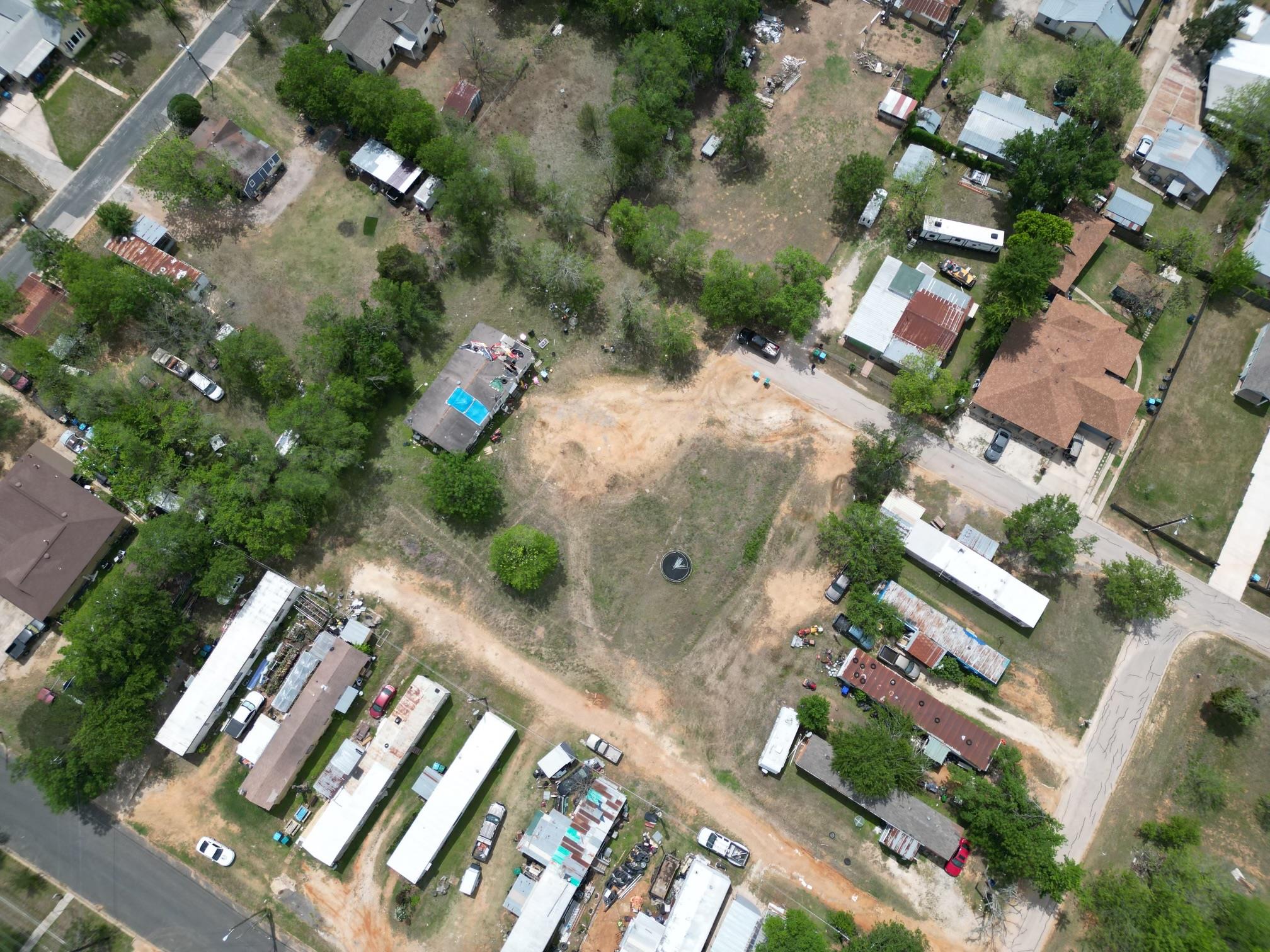422 S Avenue C #A, Elgin, TX 78621