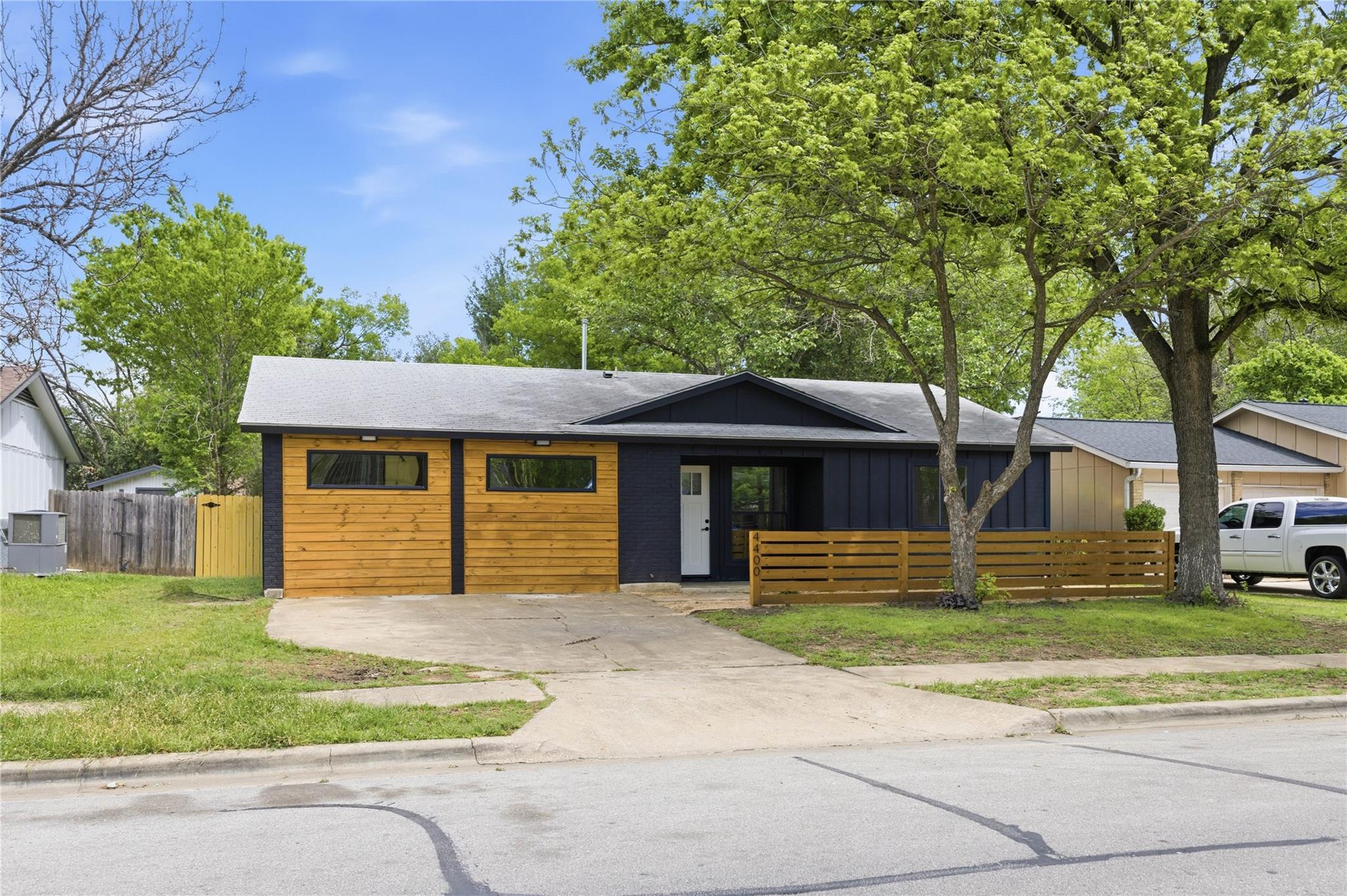 4400 Dovehill DR, Austin, TX 78744