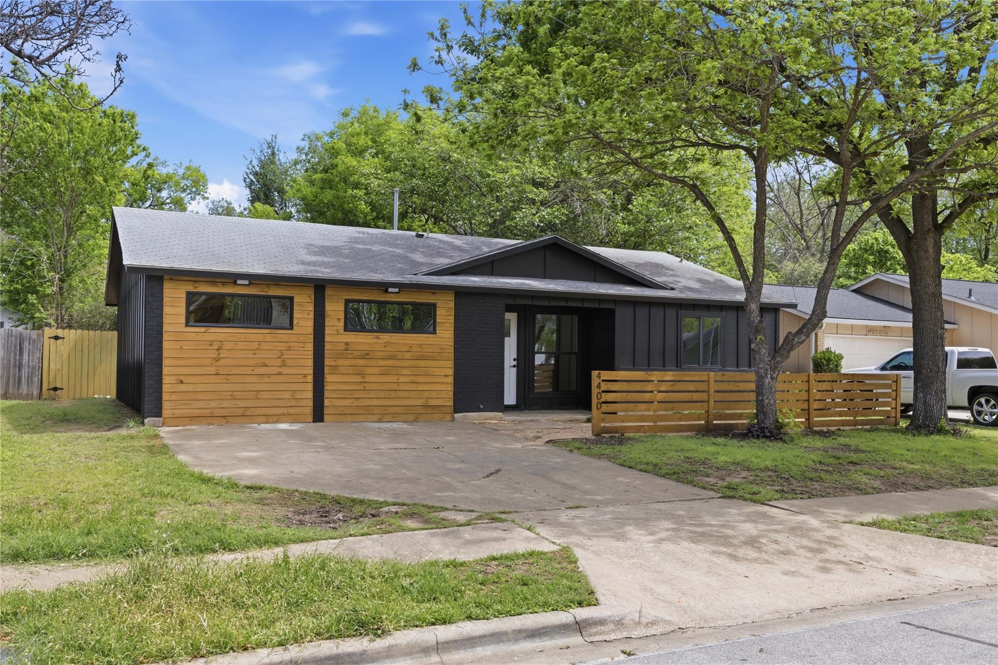 4400 Dovehill DR, Austin, TX 78744