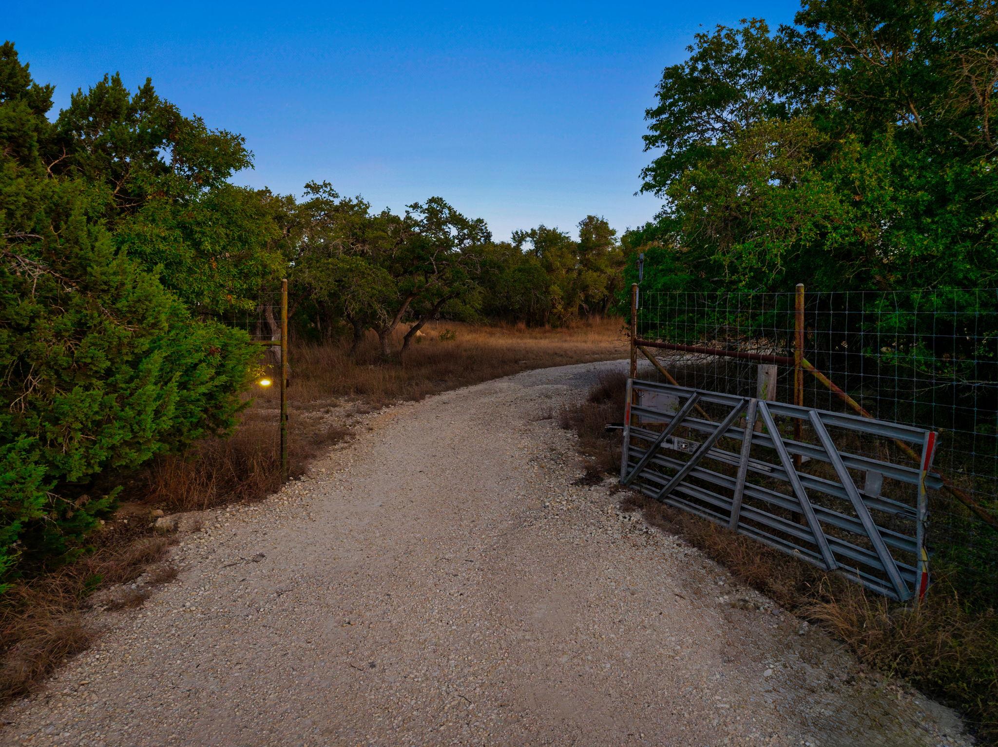 520 Harmon Hills CV, Dripping Springs, TX 78620