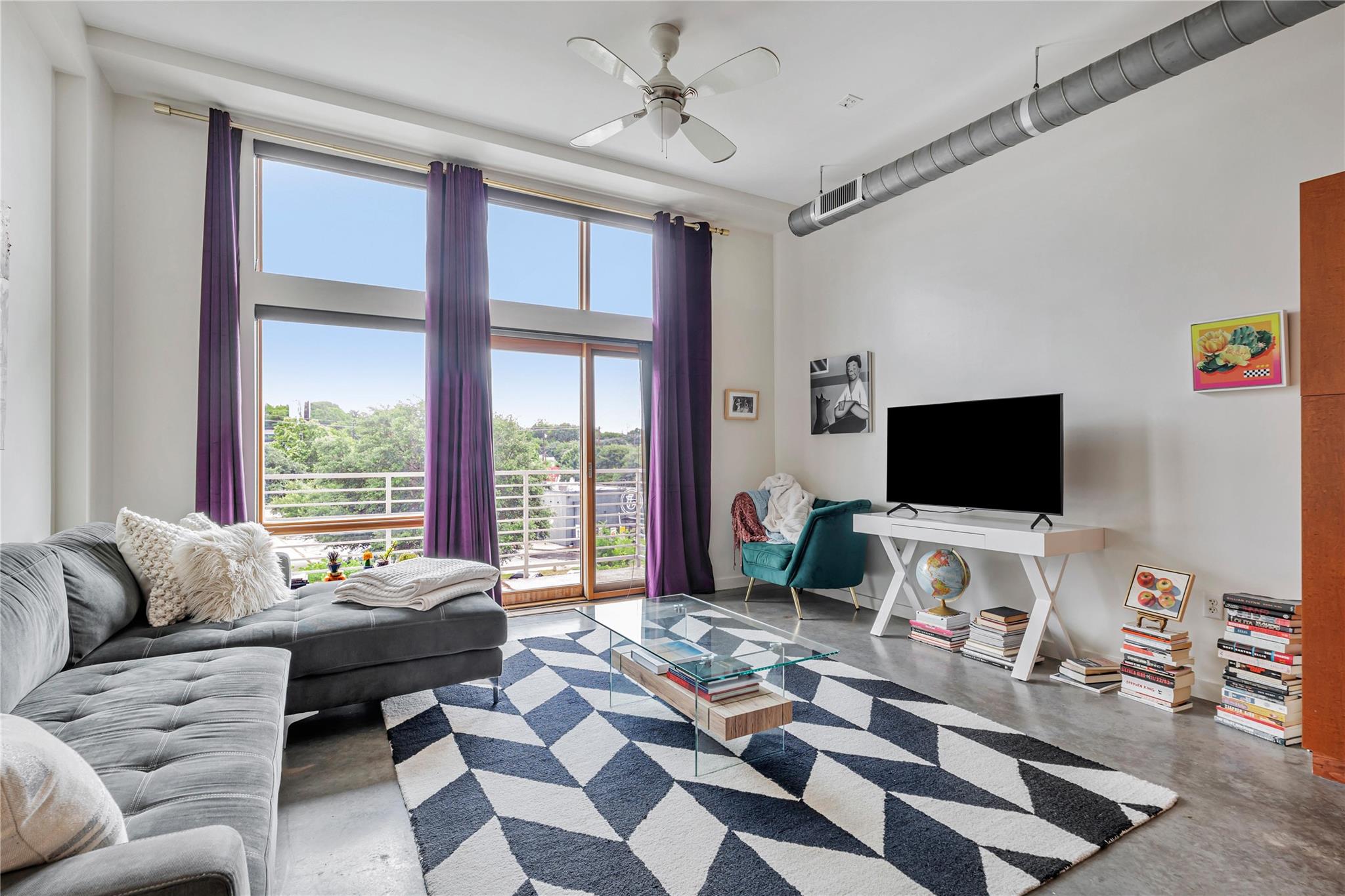 2124 E 6th ST #305, Austin, TX 78702
