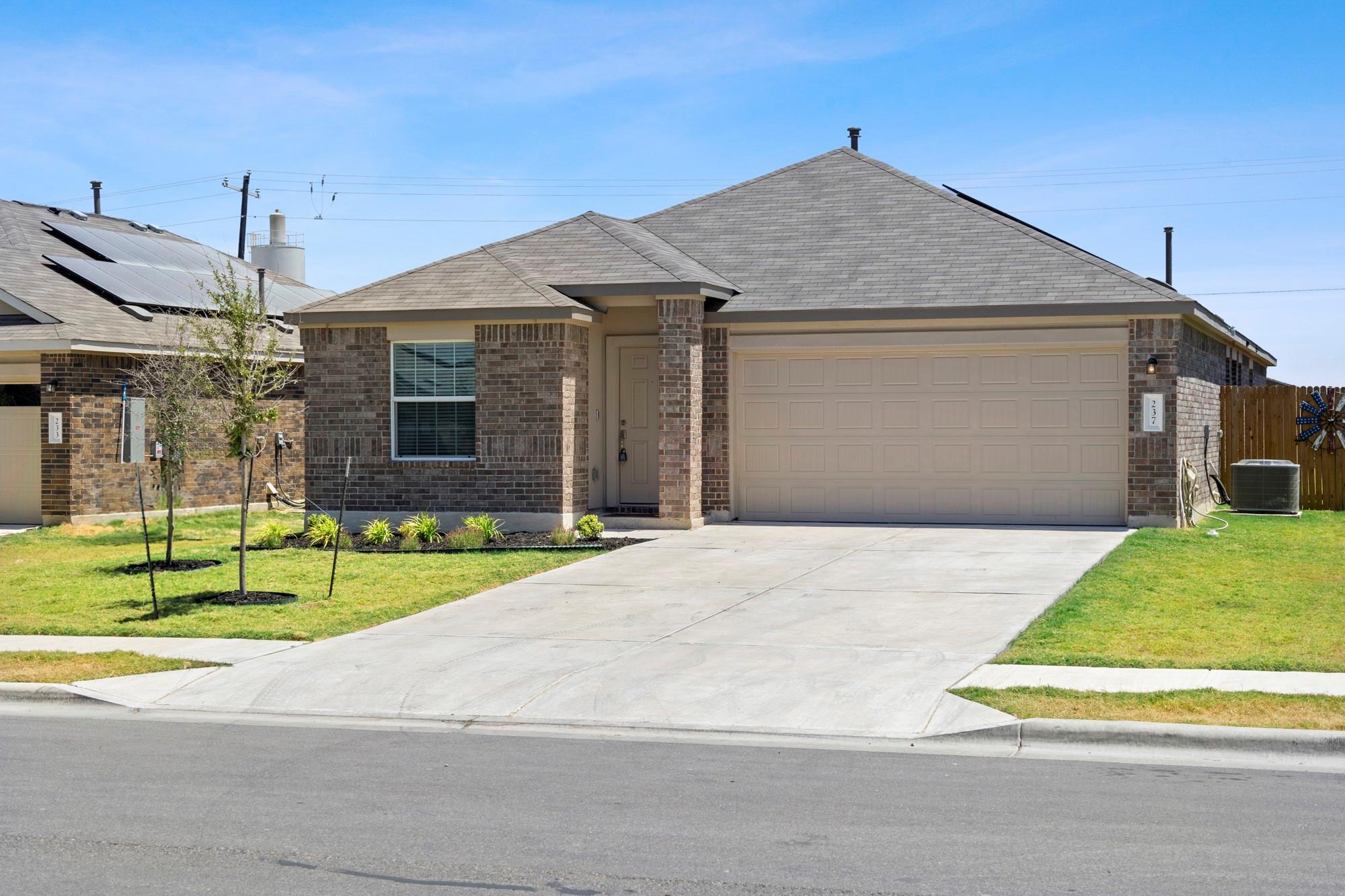 237 Escondido CIR, San Marcos, TX 78666