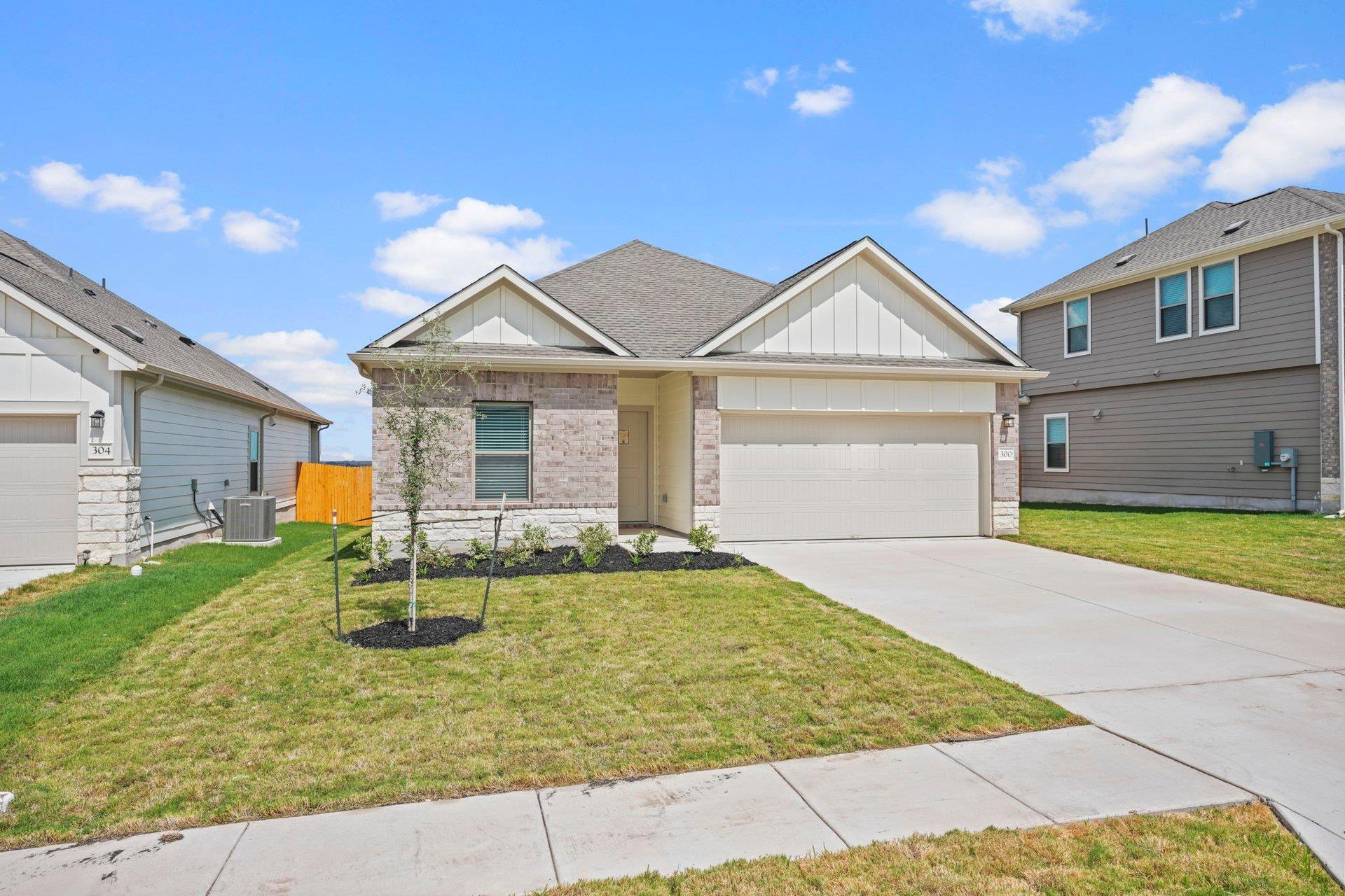 300 Sleep Hl, Jarrell, TX 76537