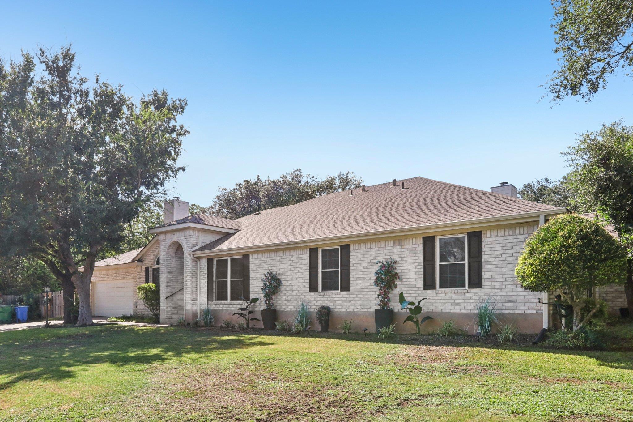 201 Sailmaster ST, Lakeway, TX 78734