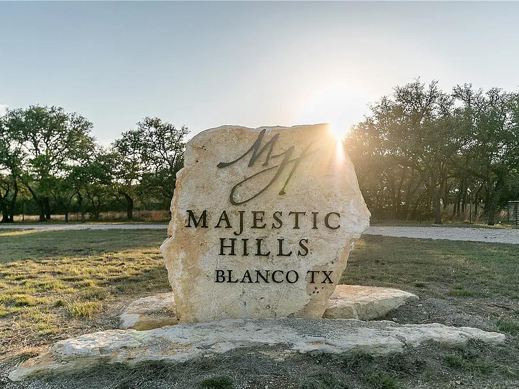 105 Majestic Hills, Blanco, TX 78606