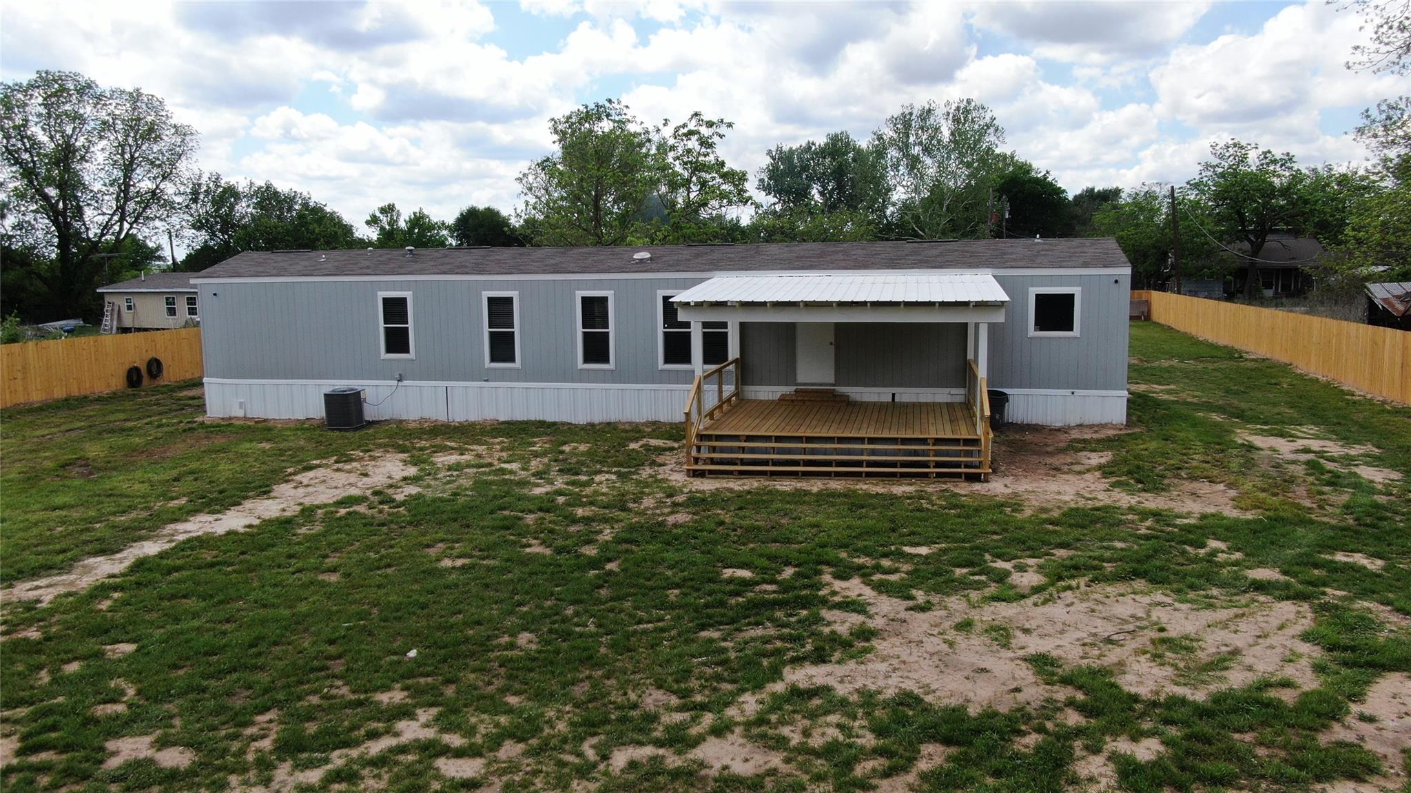 335 County Road 352, Gause, TX 77857