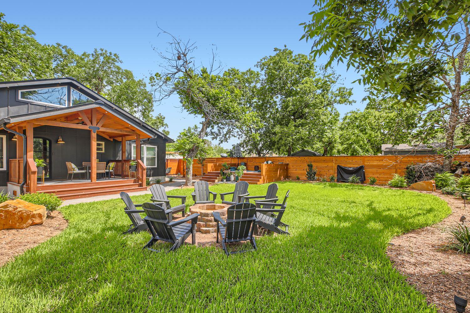 852 N Houston Ave, New Braunfels, TX 78130