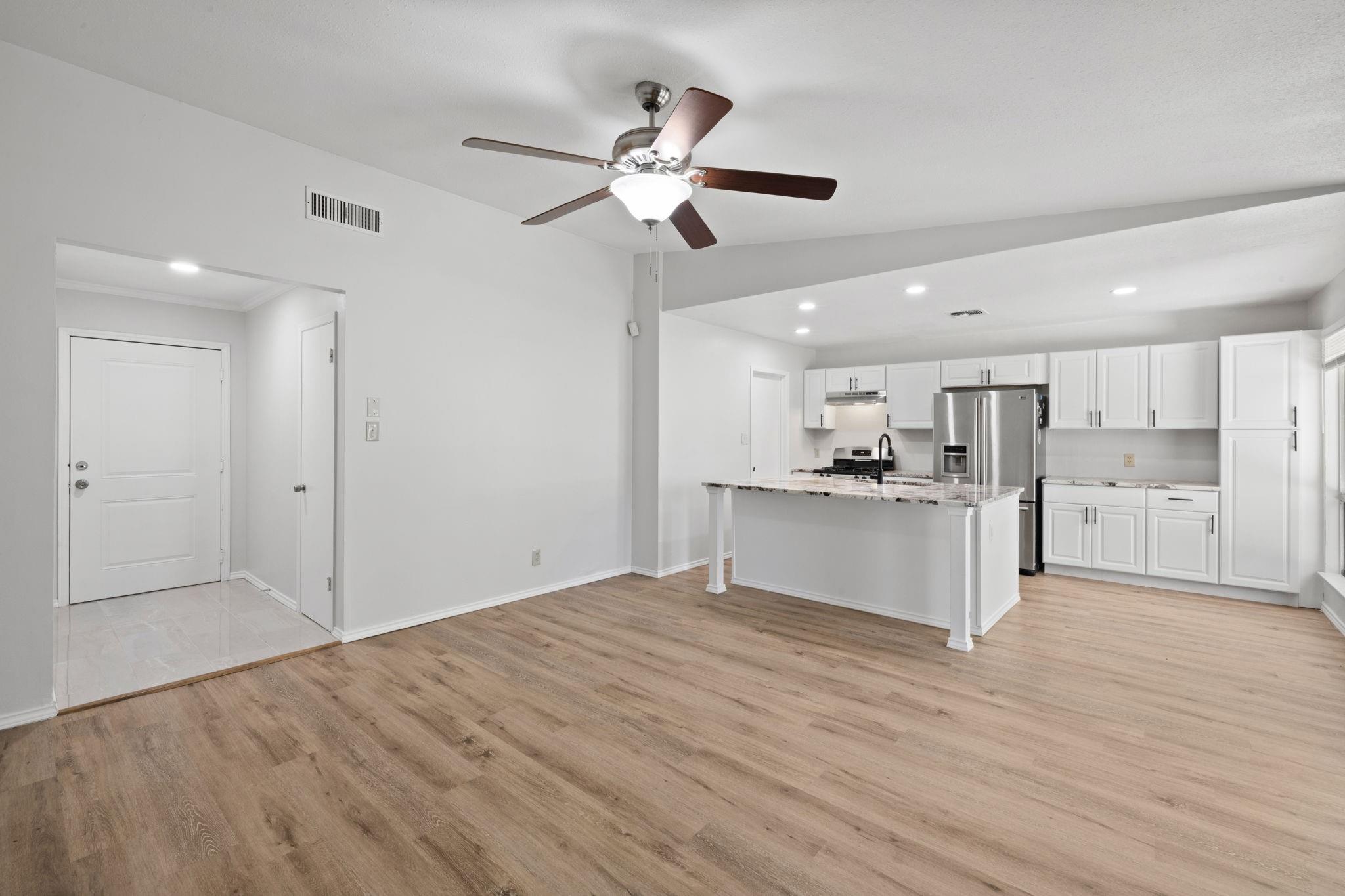 10001 Woodglen DR, Austin, TX 78753