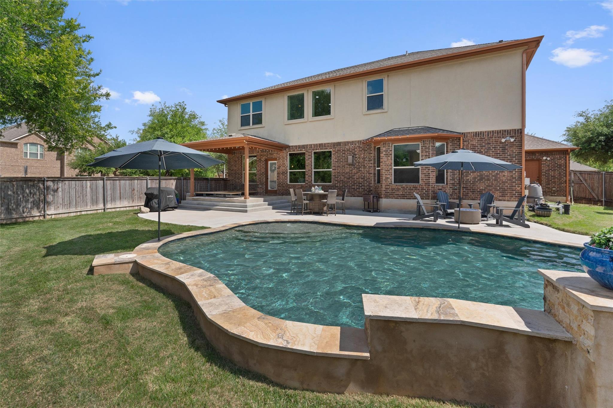 200 Lake Livingston DR, Georgetown, TX 78628