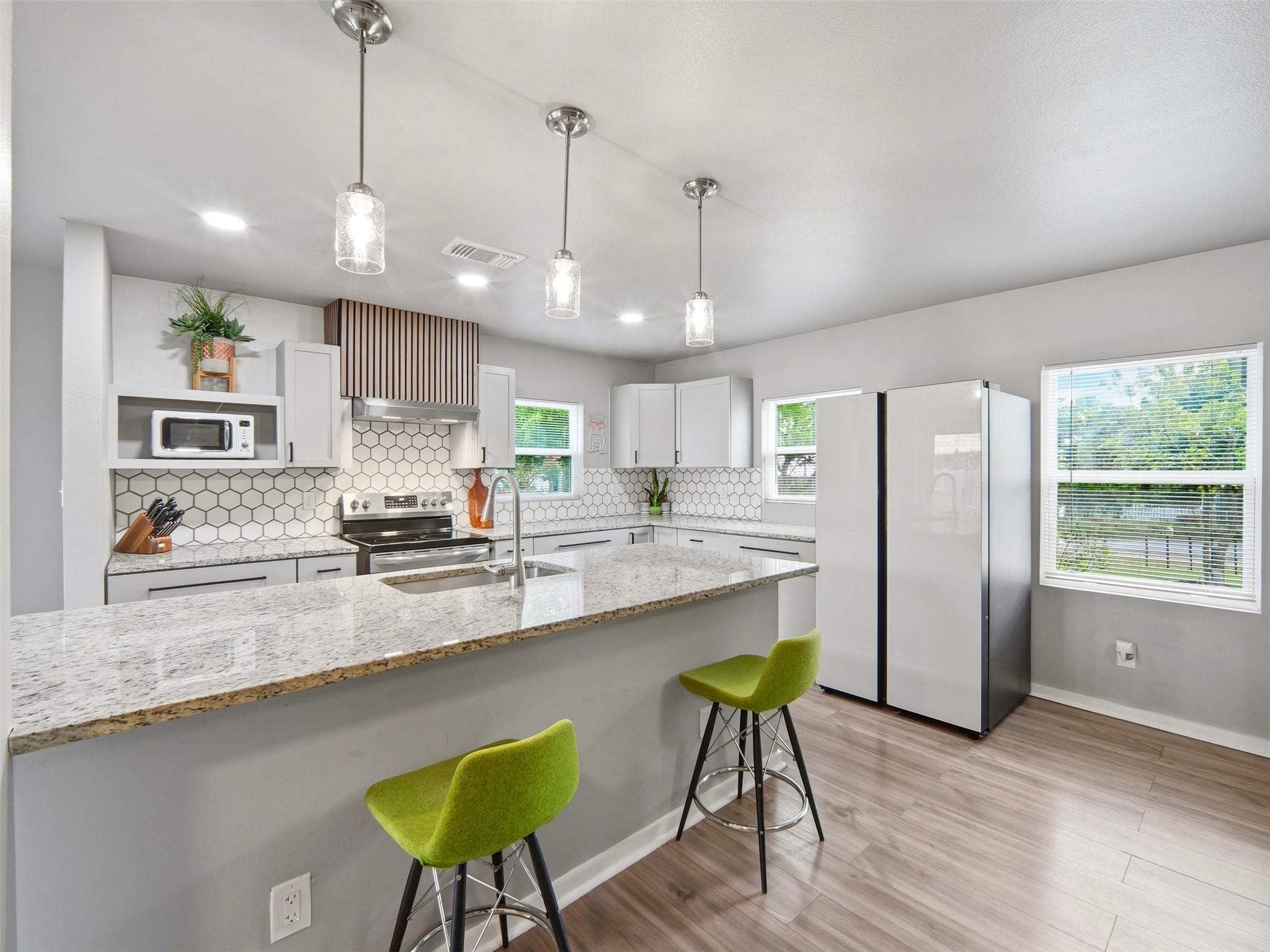 700 9th ST, Blanco, TX 78606