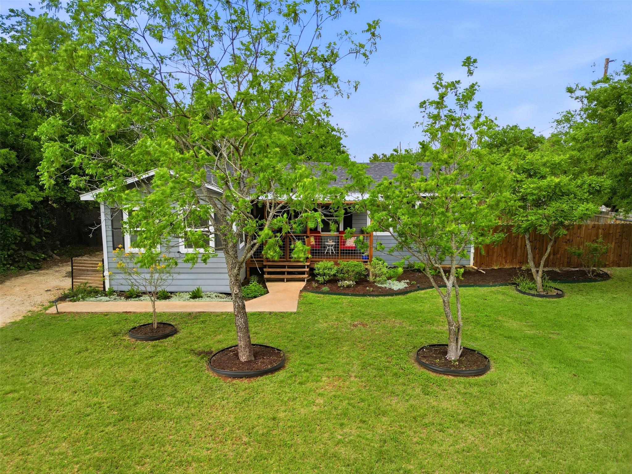 700 9th ST, Blanco, TX 78606