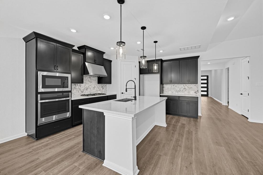 121 Amber Oak LN, Georgetown, TX 78628