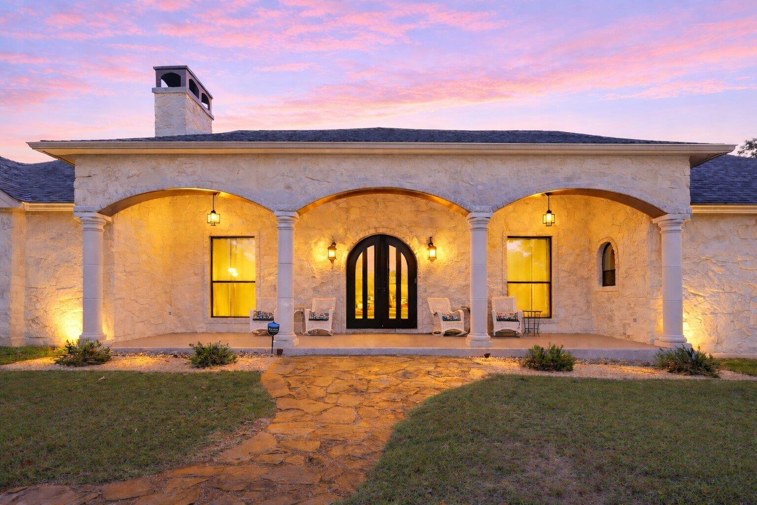 125 Carriage CT, Bastrop, TX 78602