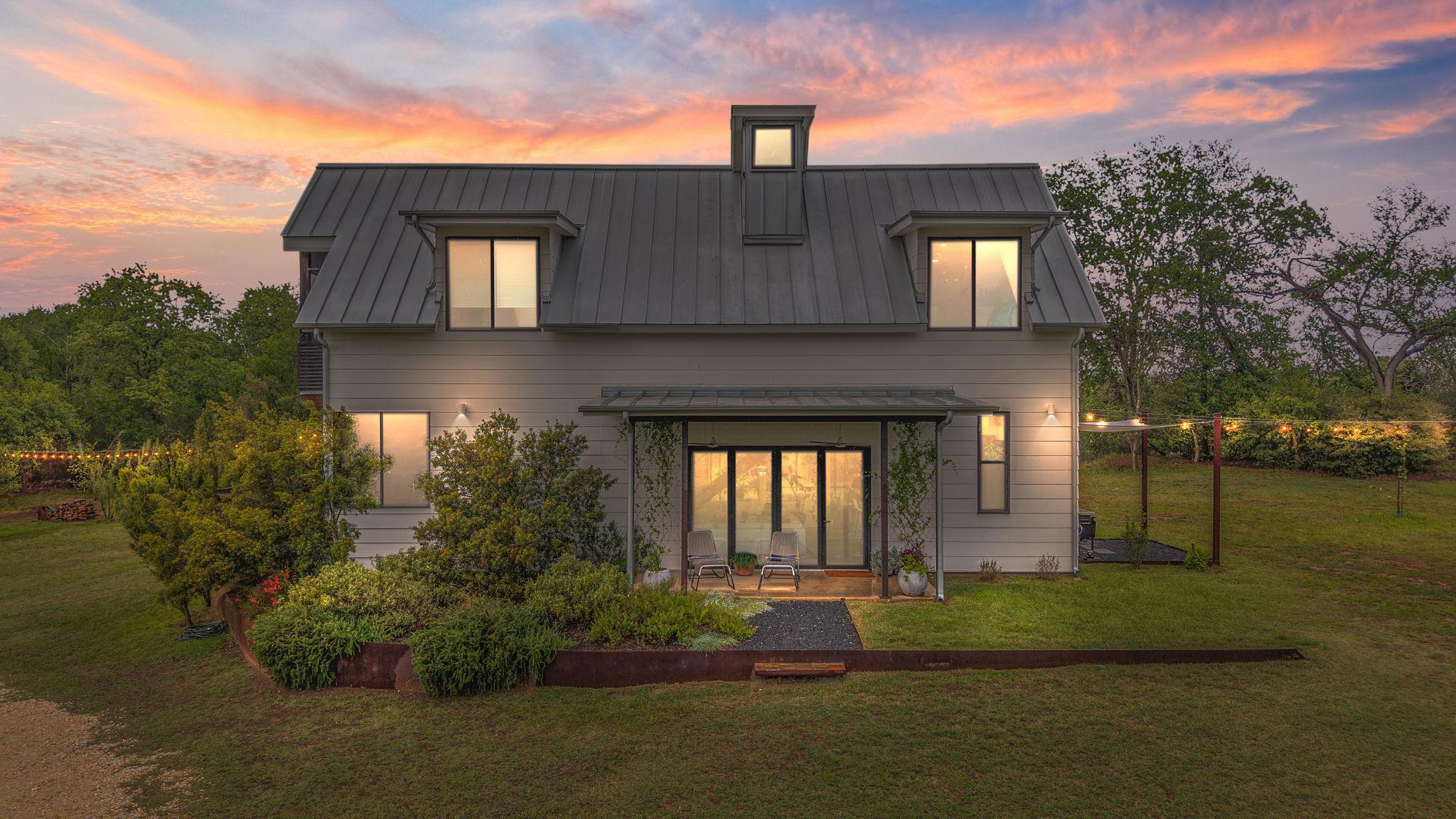 534 Old Mcdade RD, Elgin, TX 78621