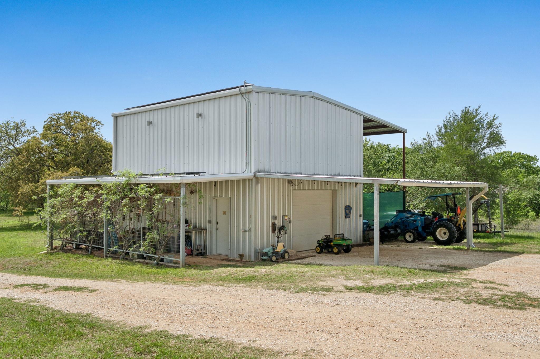 534 Old Mcdade RD, Elgin, TX 78621