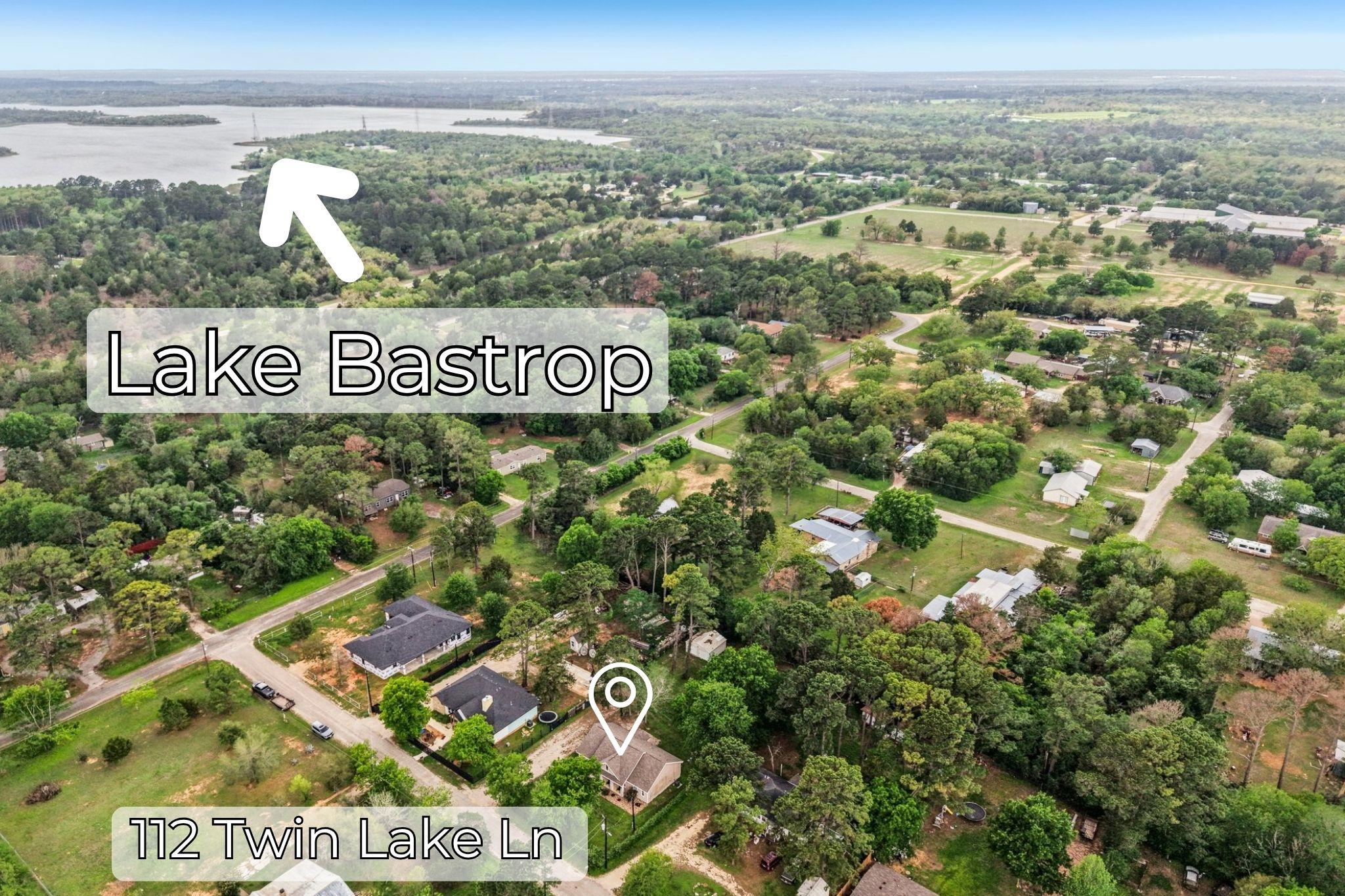 112 Twin Lakes LN, Bastrop, TX 78602