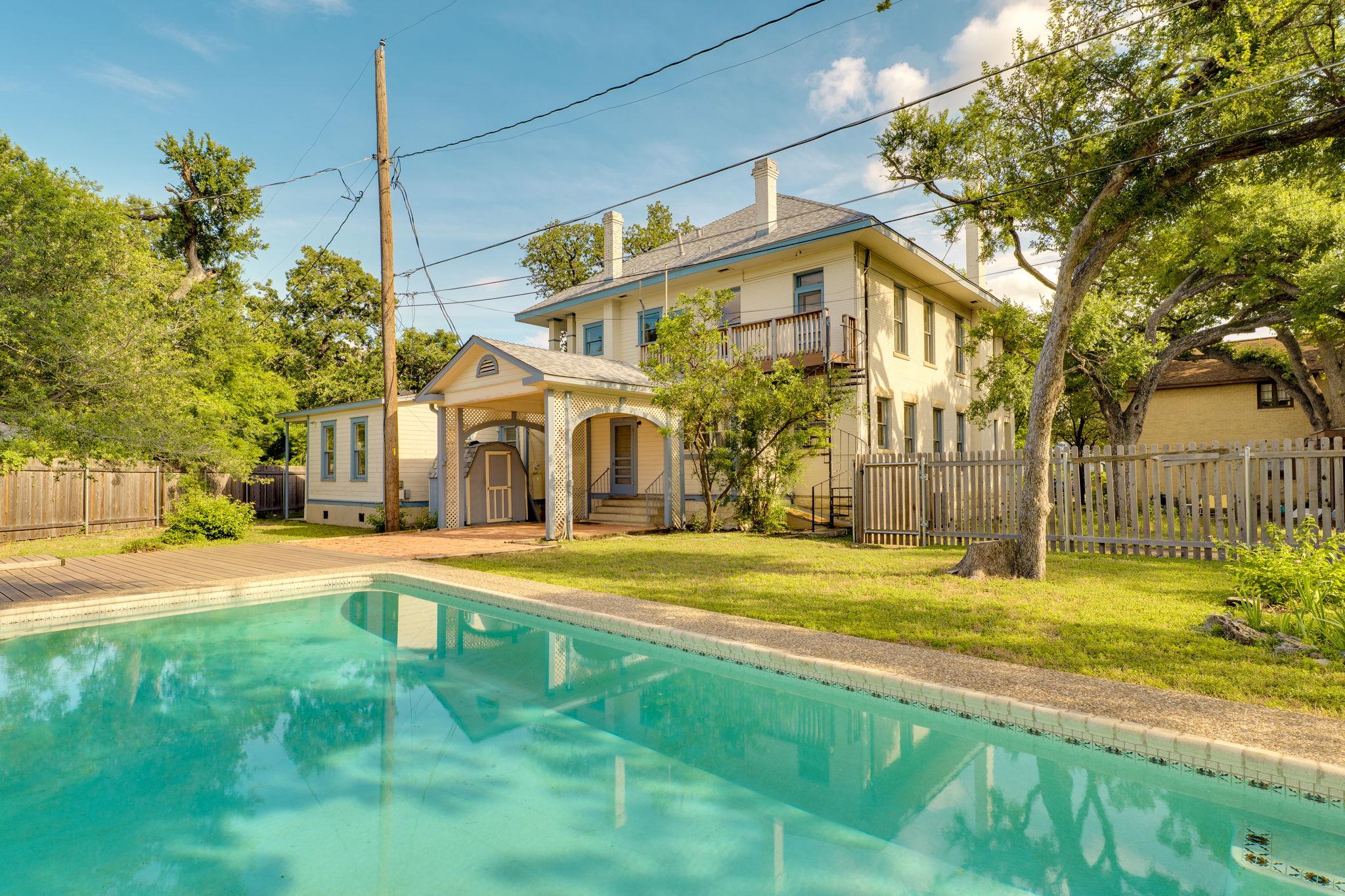 614 W 32nd ST, Austin, TX 78705