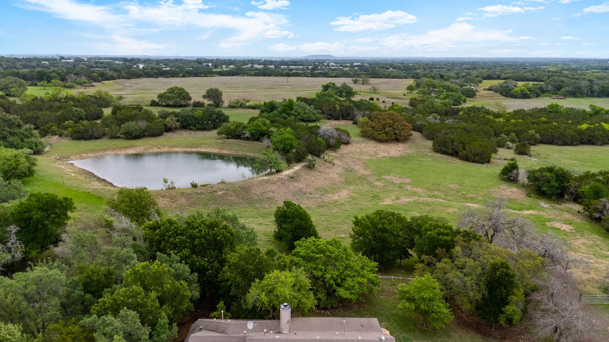 201 Shady Oaks TRL, Liberty Hill, TX 78642